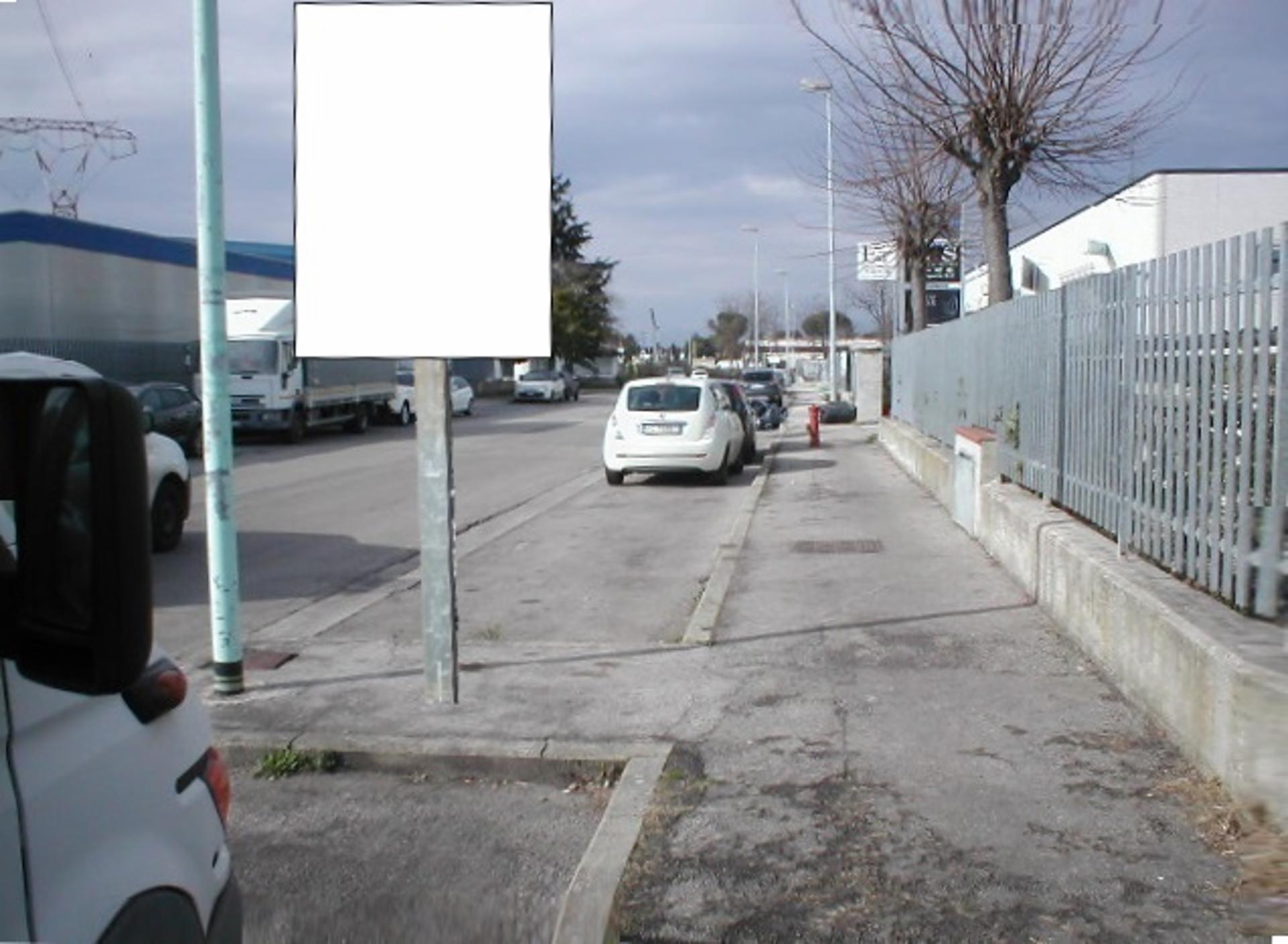 Impianto CARTELLONISTICA a Prato, in zona DMG