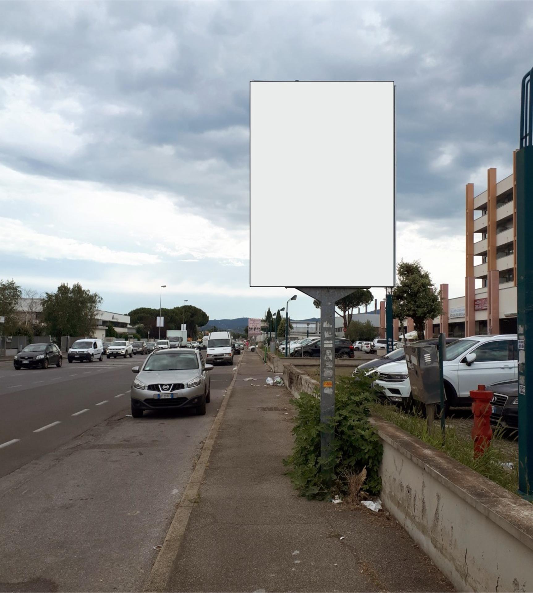 Impianto CARTELLONISTICA a Prato, in zona UniCredit Bank