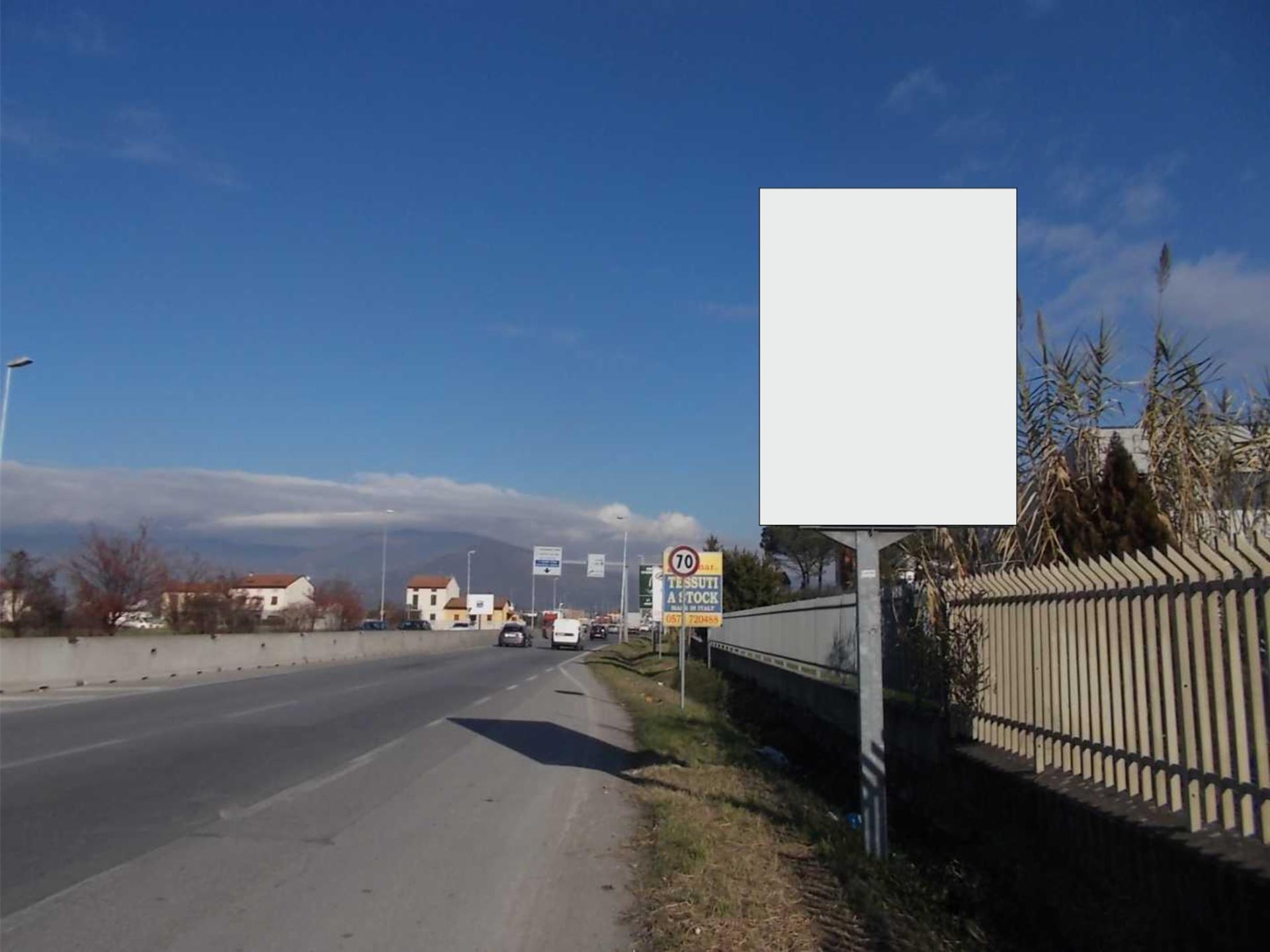 Impianto CARTELLONISTICA a Prato, in zona Maisons du Monde