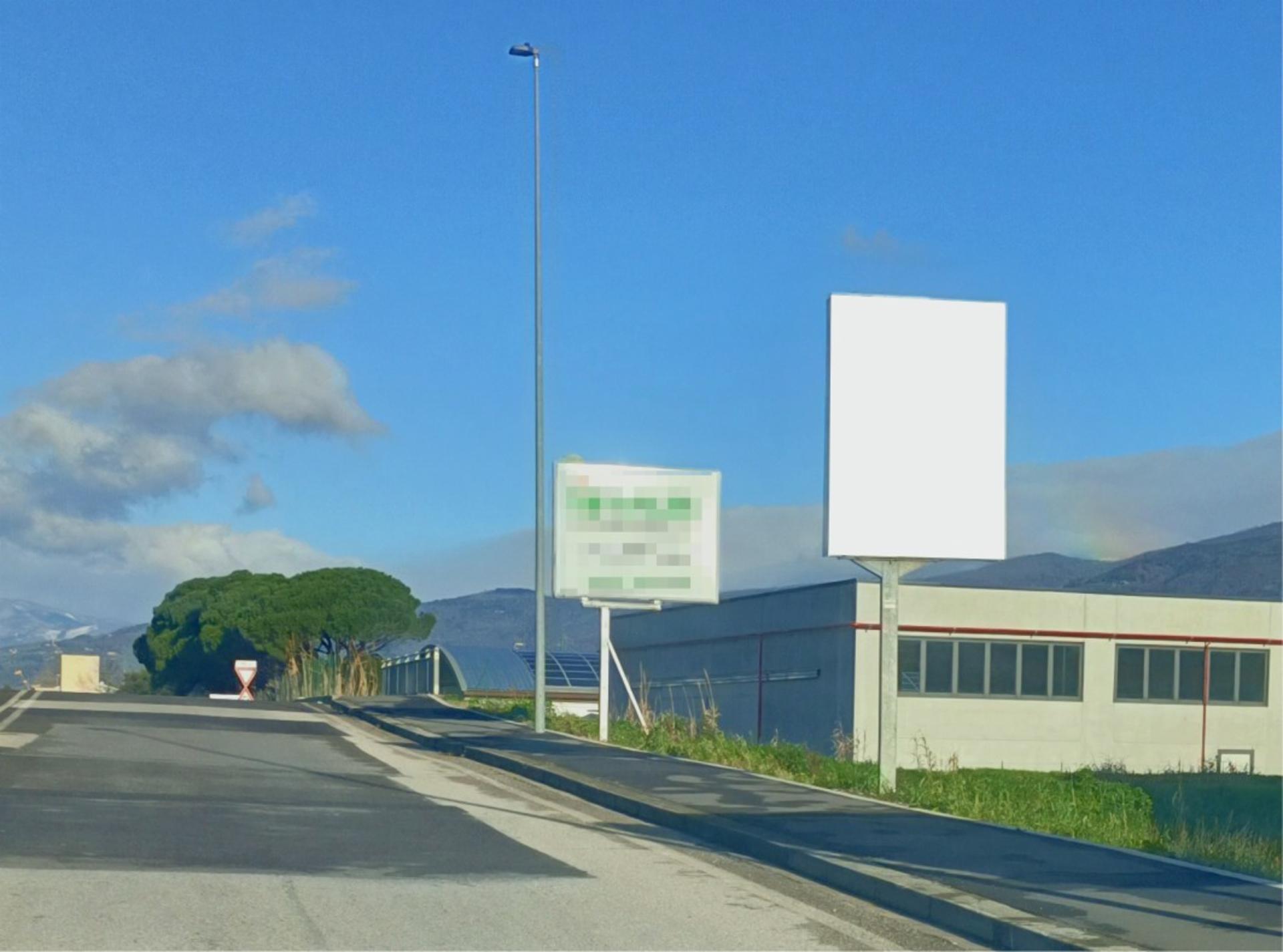 Impianto CARTELLONISTICA a Montemurlo, in zona Conad