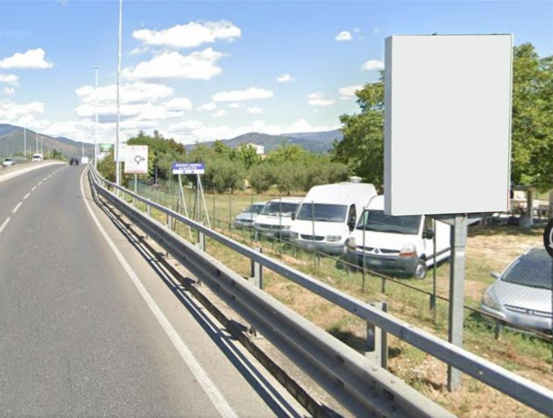 Impianto CARTELLONISTICA a Prato, in zona Omnia Center