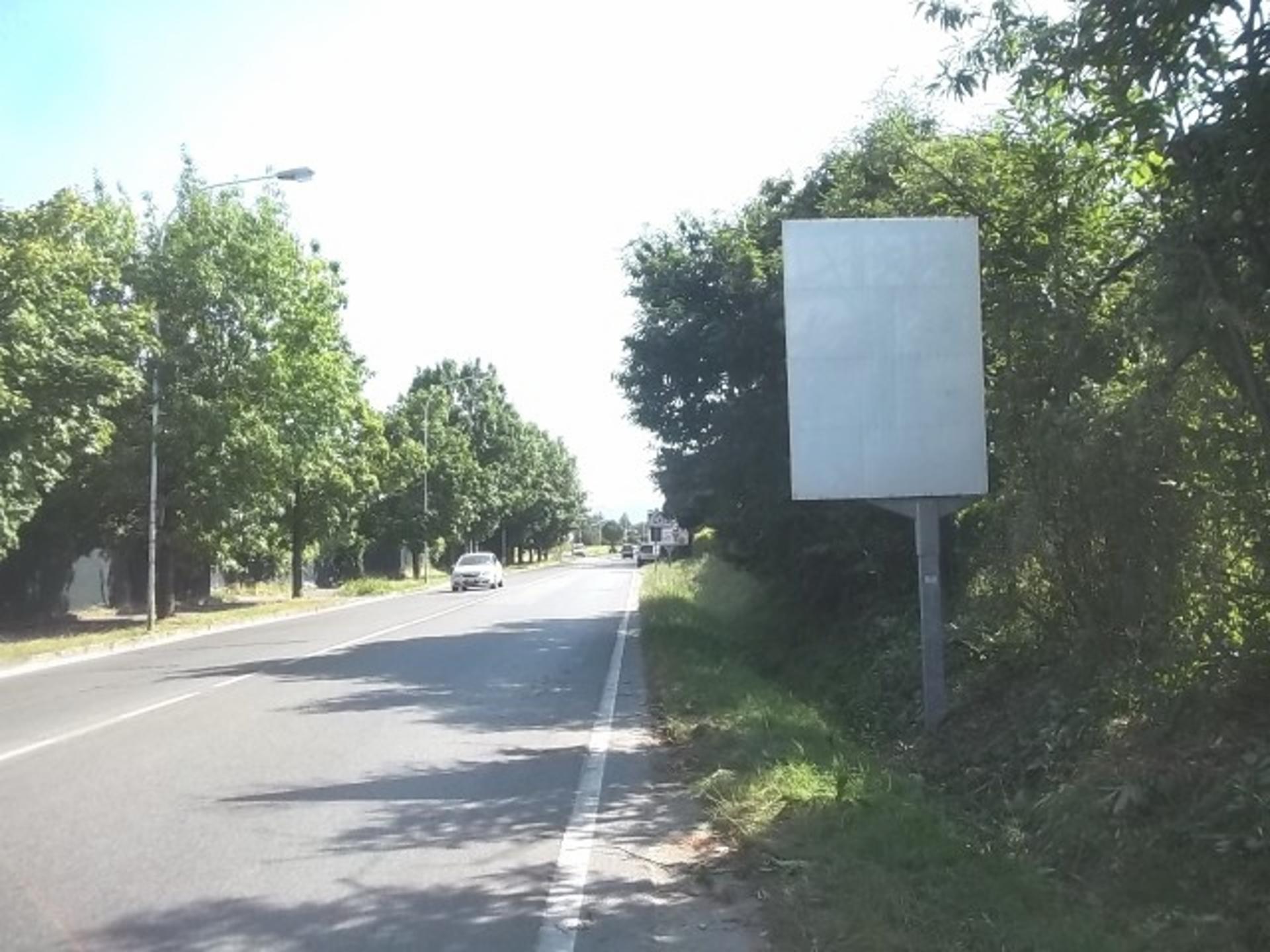Impianto CARTELLONISTICA a Prato, in zona Chiesa di San Pietro a Galciana