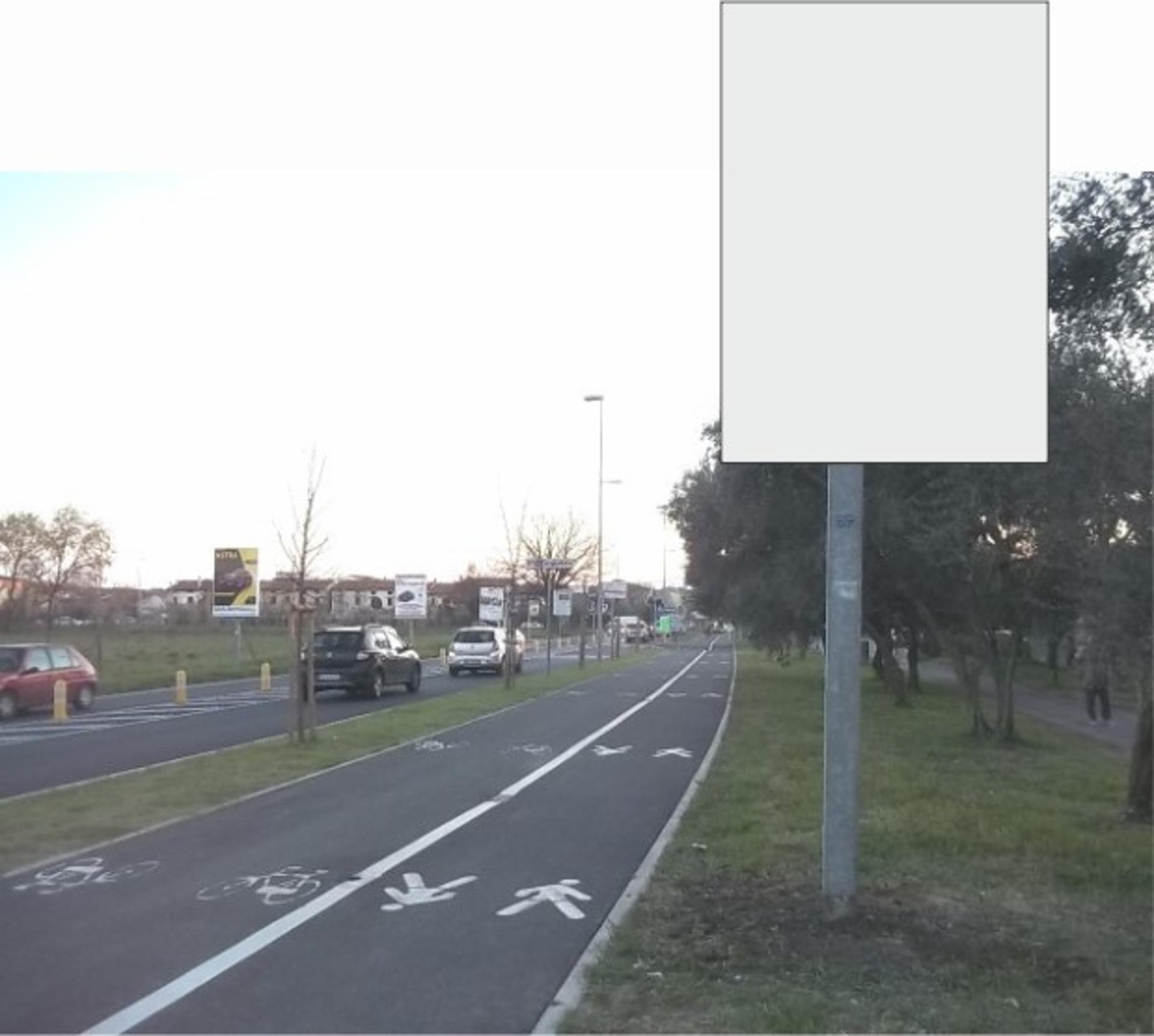 Impianto CARTELLONISTICA a Prato, in zona Da I' Bek Paninoteca