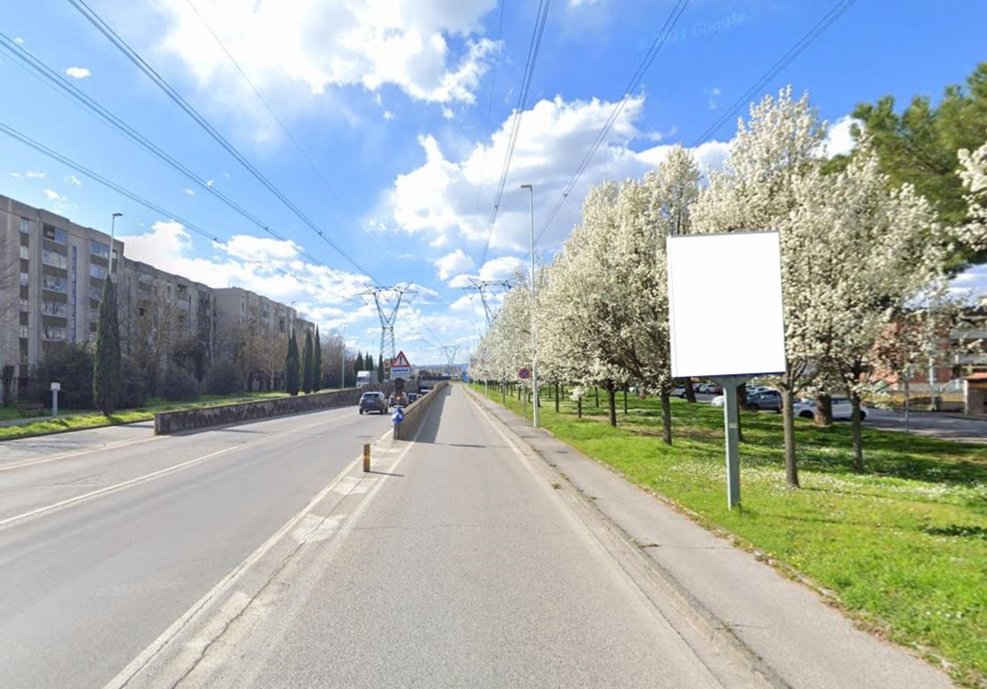 Impianto CARTELLONISTICA a Prato, in zona One Kebab