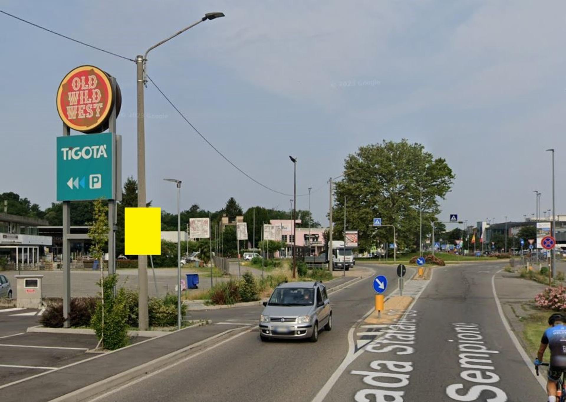 Impianto POLE MEDIA a Somma Lombardo, in zona Marsiglio Arredamenti