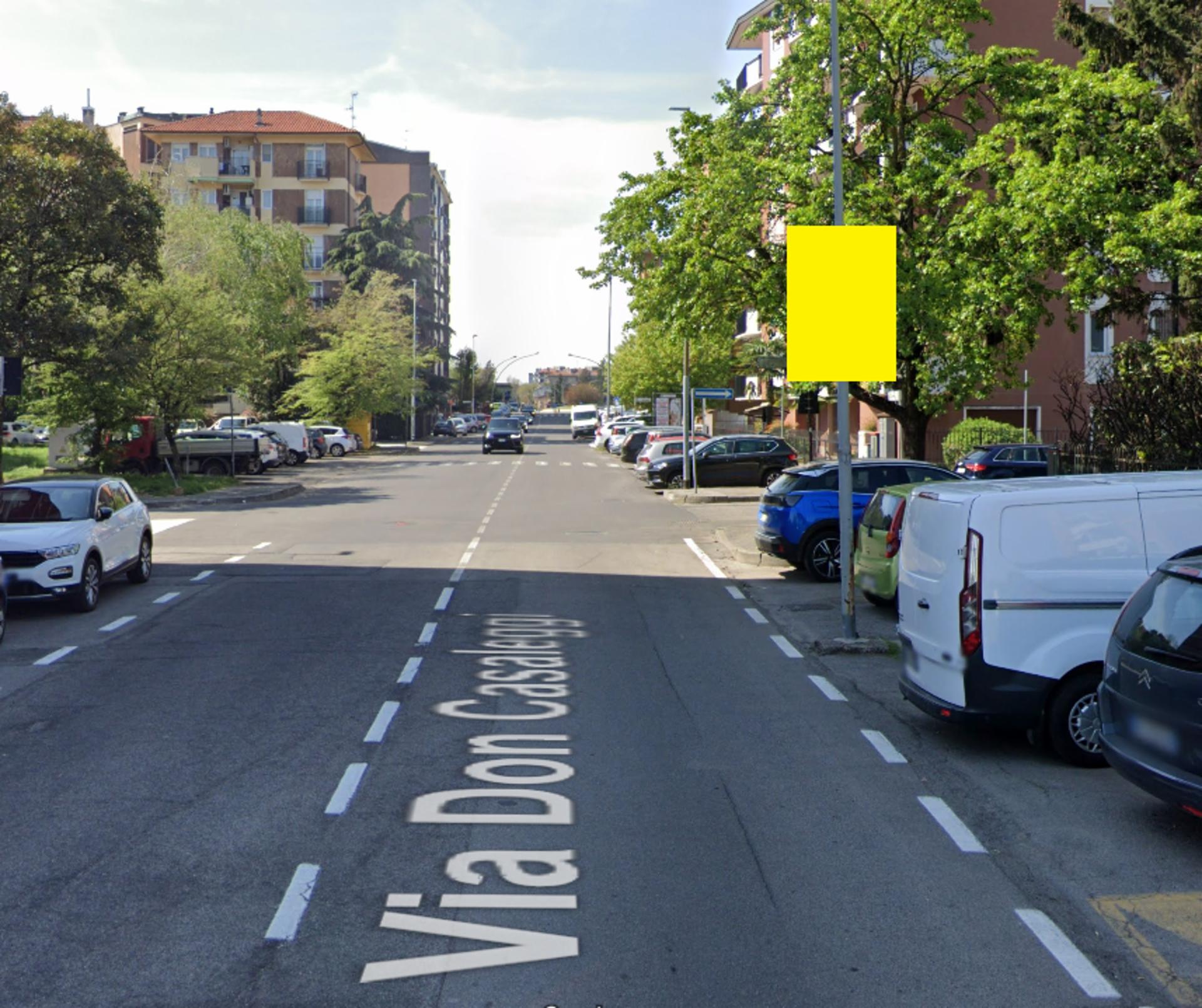 Impianto POLE MEDIA a Trezzano sul Naviglio, in zona Hair shop