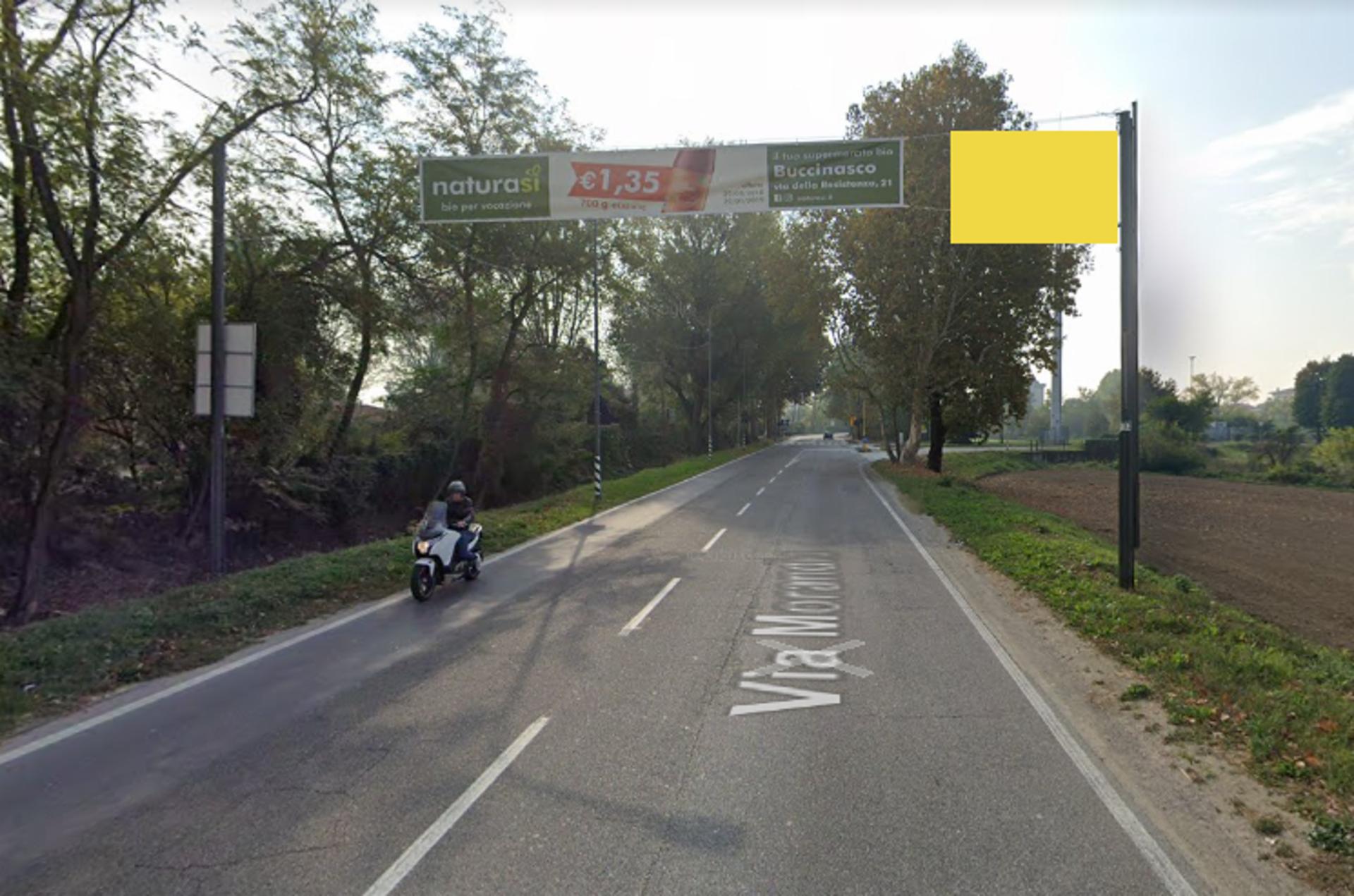 Impianto STRISCIONE a Milano, in zona Pianeta verde