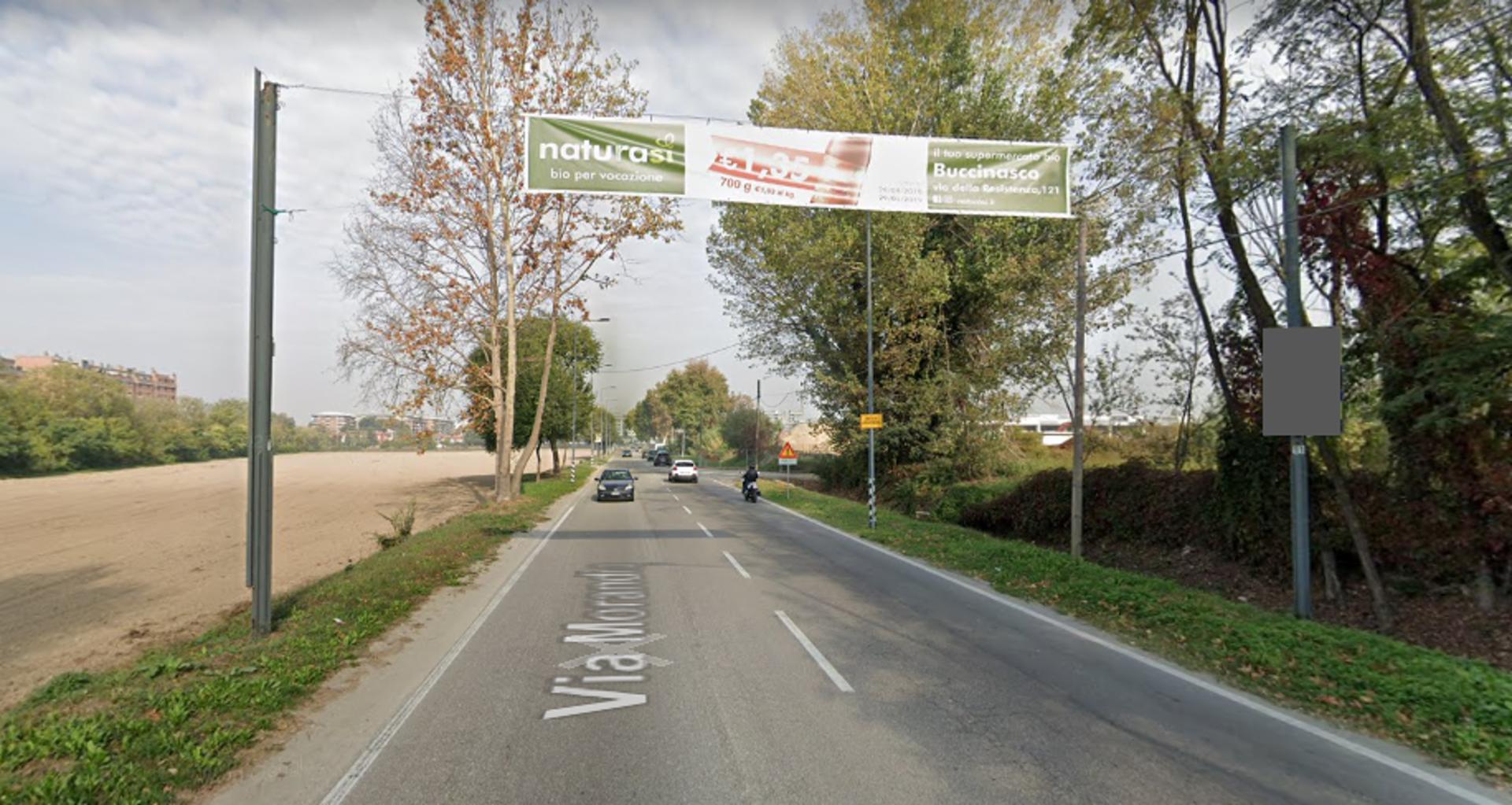 Impianto STRISCIONE a Milano, in zona Pianeta verde