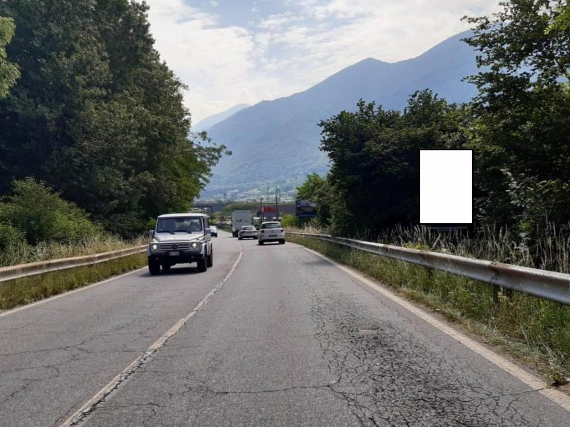 Impianto CARTELLONISTICA a Esine, in zona Conad