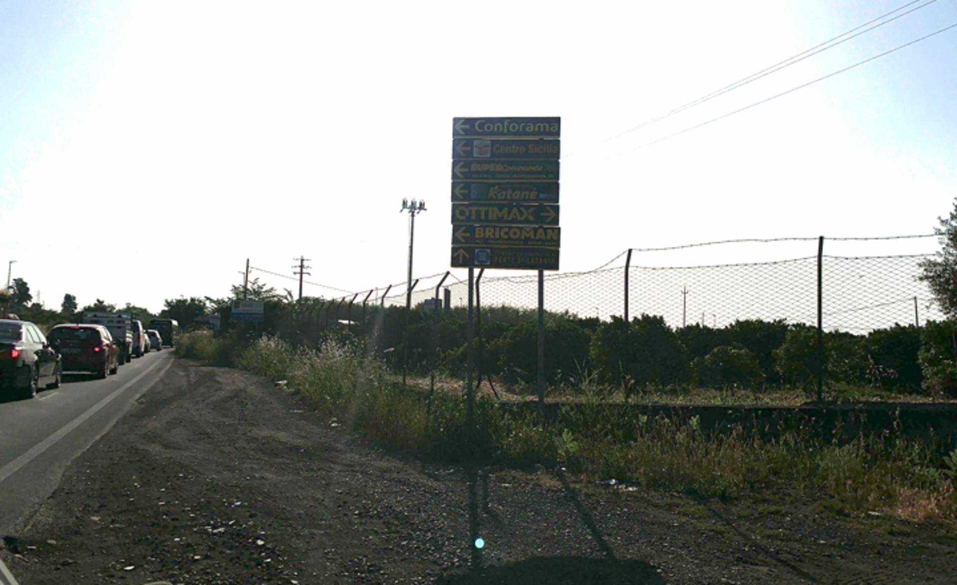 Impianto a STRADA STATALE 192 km 83+850 dx rotonda ingresso A19 16 Catania