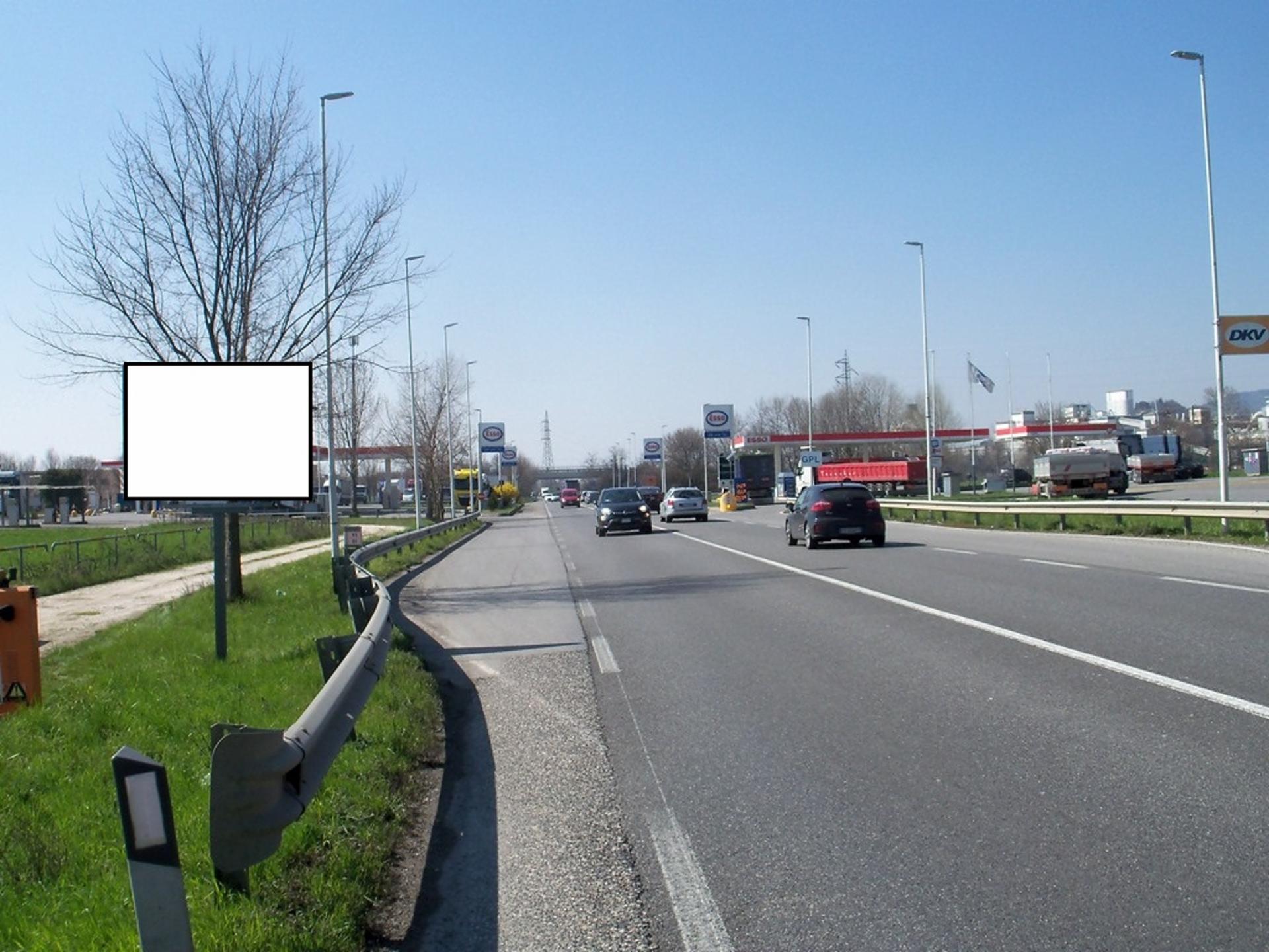 Impianto CARTELLONISTICA a Mazzano, in zona Primafila Cafè