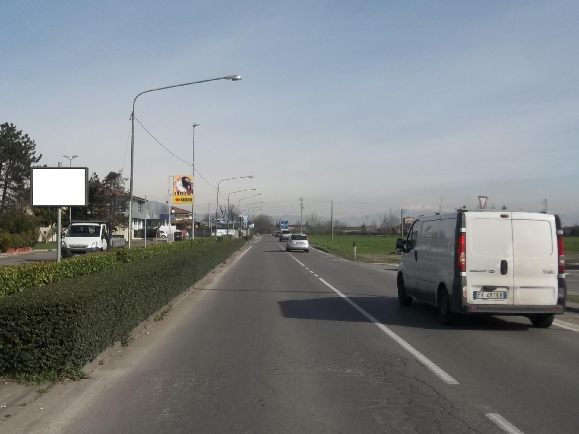 Impianto CARTELLONISTICA a Orzinuovi, in zona 44 Rosso - karaoke