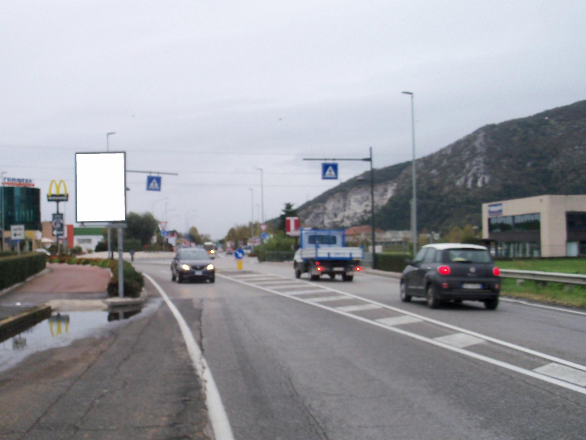 Impianto CARTELLONISTICA a Rezzato, in zona La Piadineria