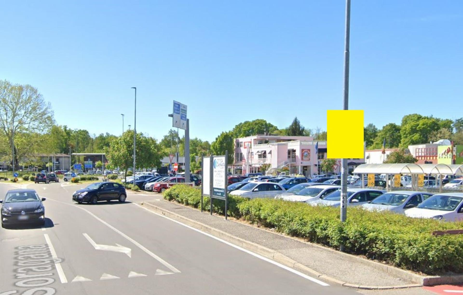 Impianto POLE MEDIA a Somma Lombardo, in zona Caspita! Bazar