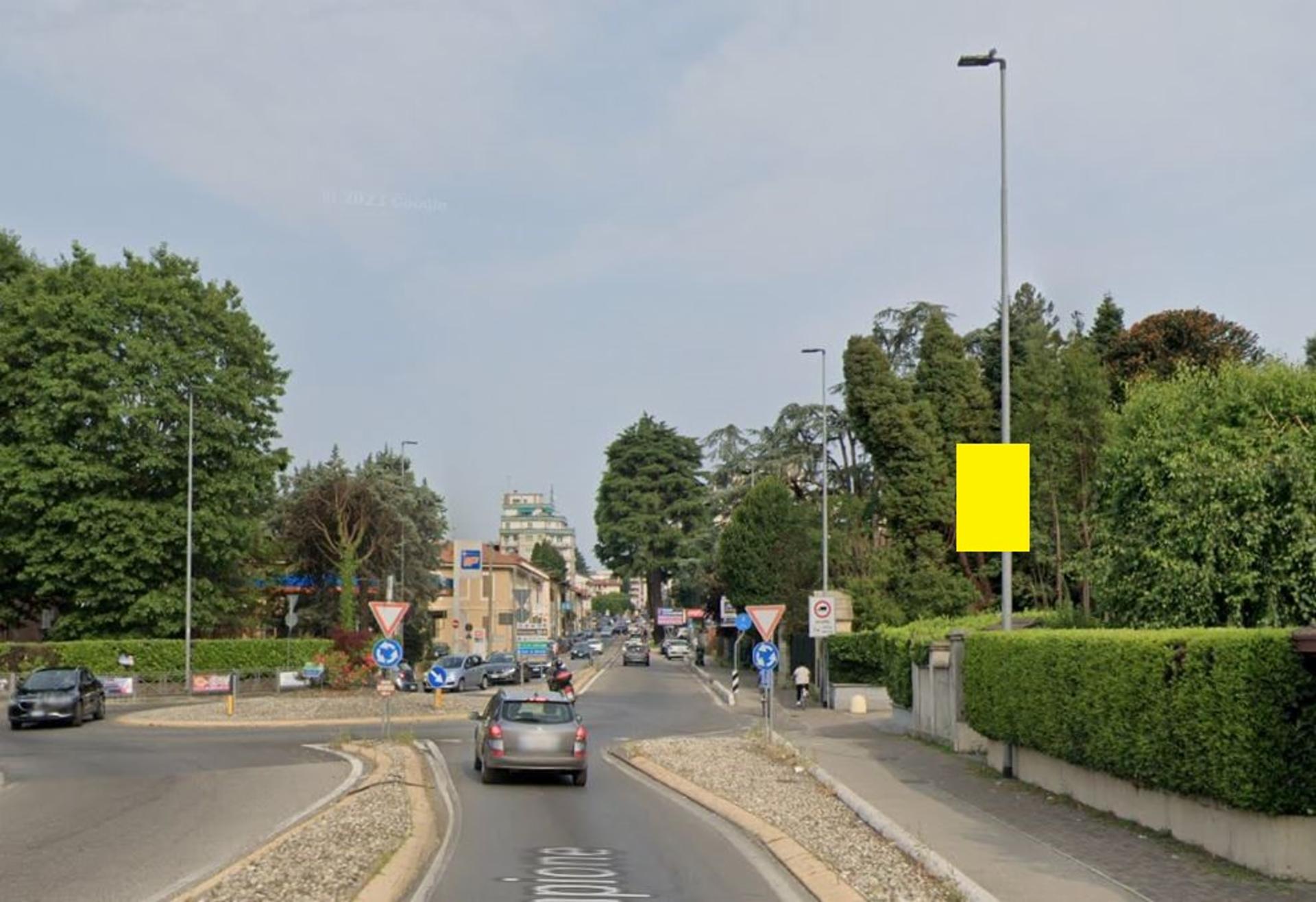 Impianto POLE MEDIA a Somma Lombardo, in zona In's Mercato
