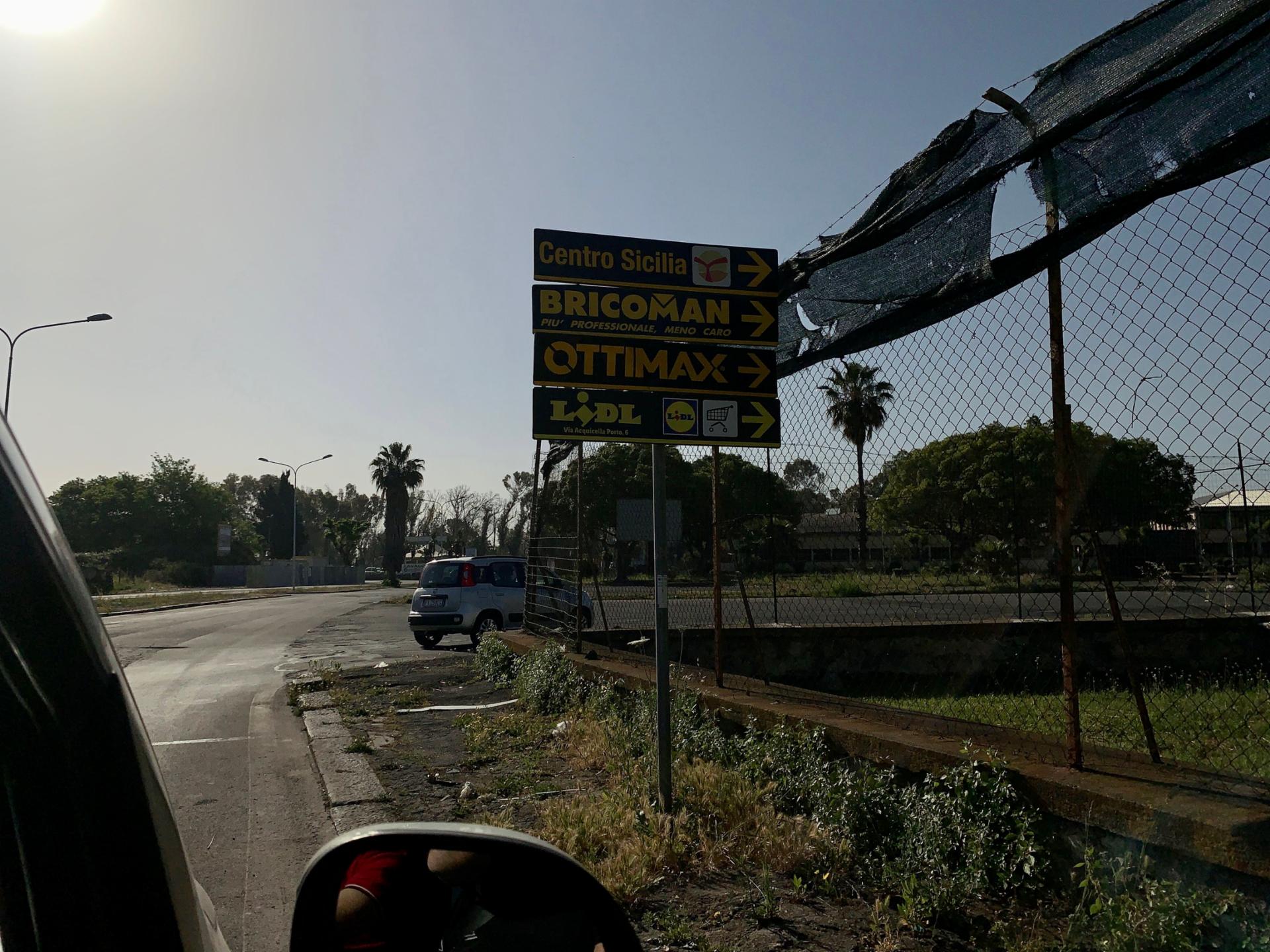 Impianto FRECCE / PREINSEGNE a Catania, in zona Dakri