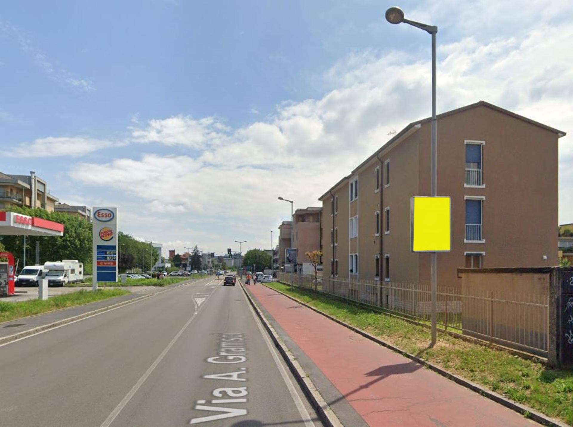 Impianto POLE MEDIA a Settimo Milanese, in zona Burger King