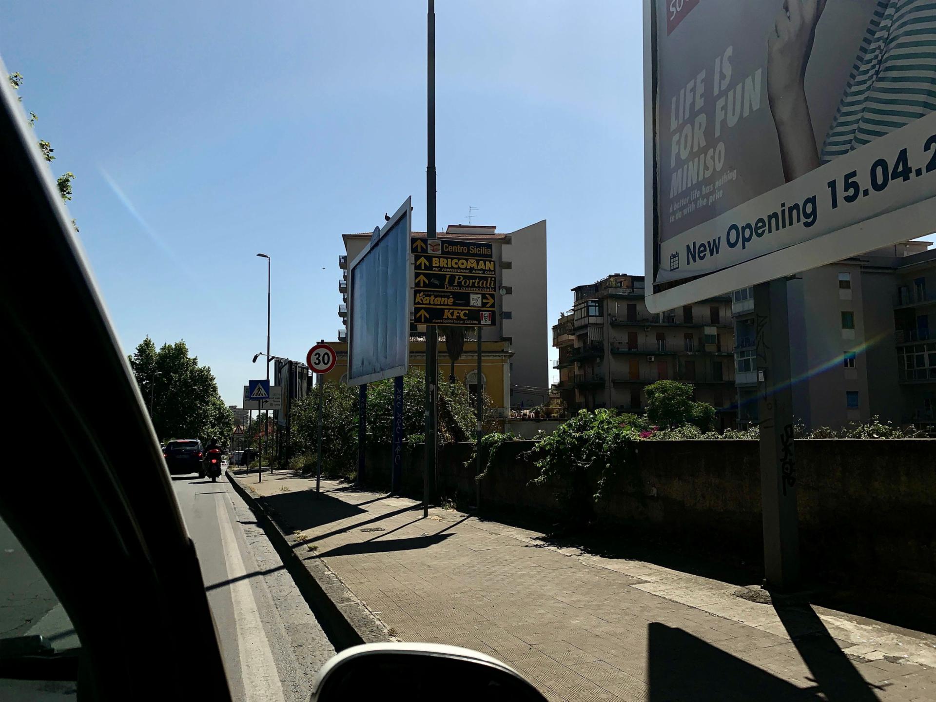 Impianto FRECCE / PREINSEGNE a Catania, in zona Pizzeria Gioeni