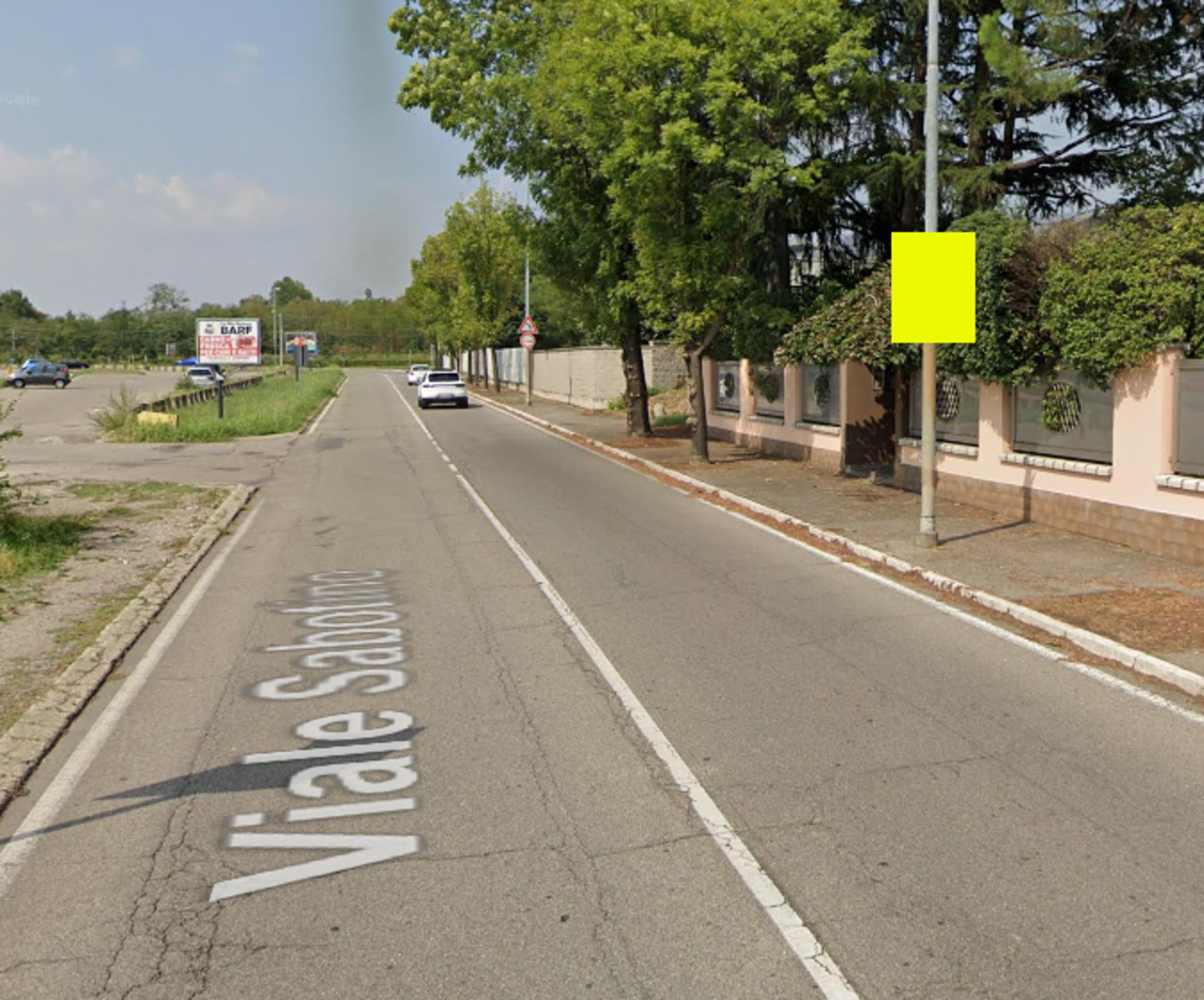 Impianto POLE MEDIA a Legnano, in zona Arredissima