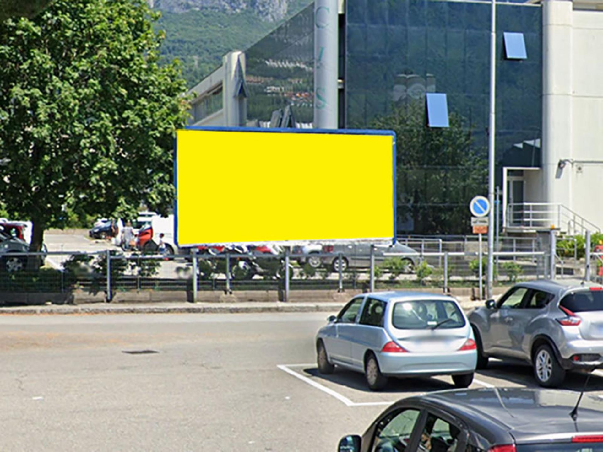 Impianto 6 X 3 a Lecco, in zona Centro Commerciale Meridiana