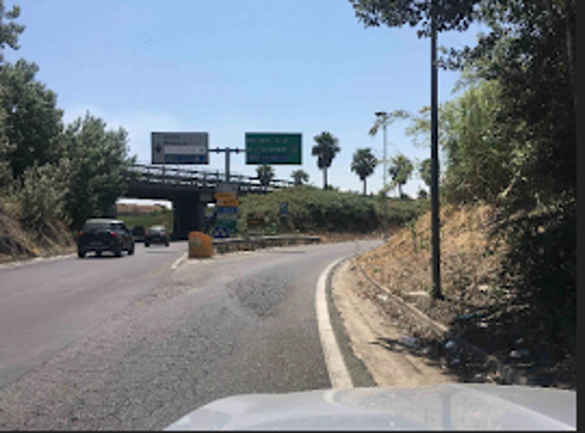 Impianto a ROTONDA SP.55 PER ASSE DEI SERVIZI SP.70  Catania
