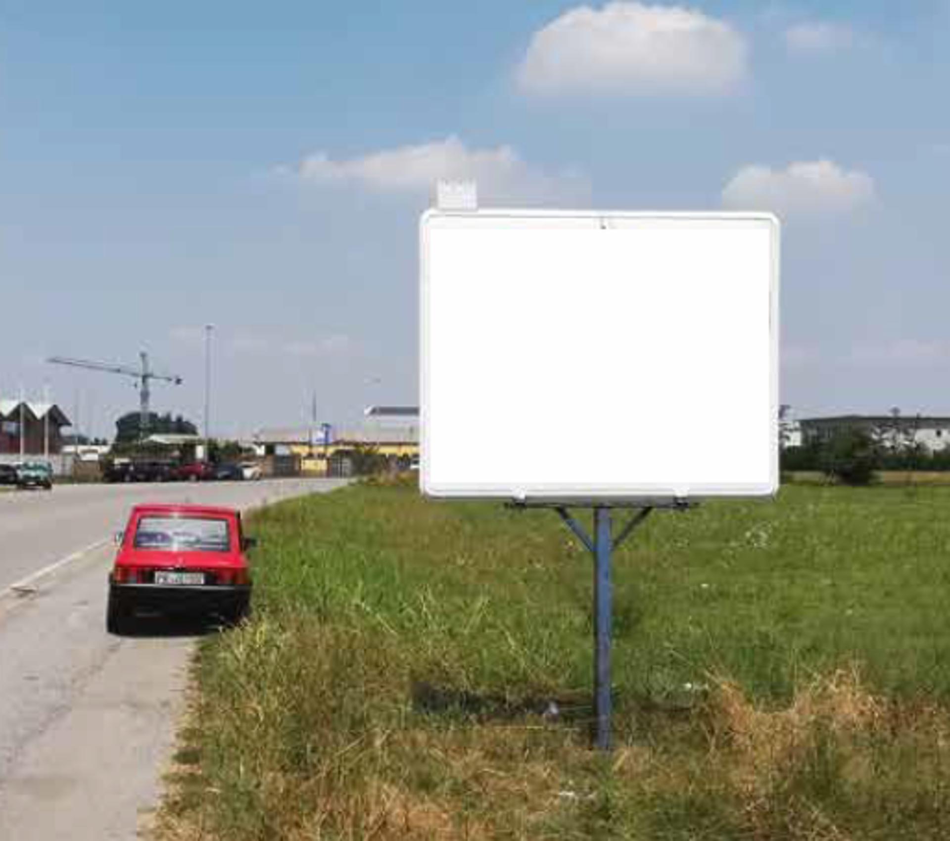 Impianto CARTELLONISTICA a Magenta, in zona Fit Active