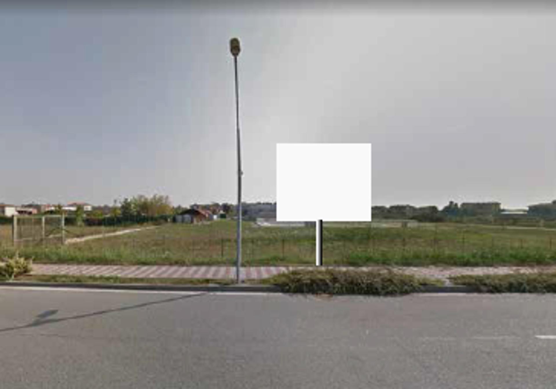 Impianto CARTELLONISTICA a Trecate, in zona Il Gigante