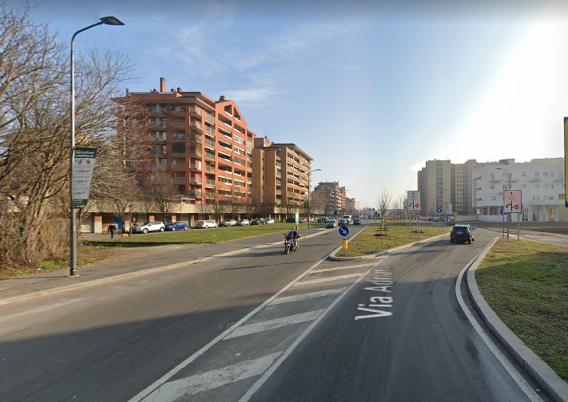 Impianto VERTICAL BANNER a Milano, in zona Magnete bistrot