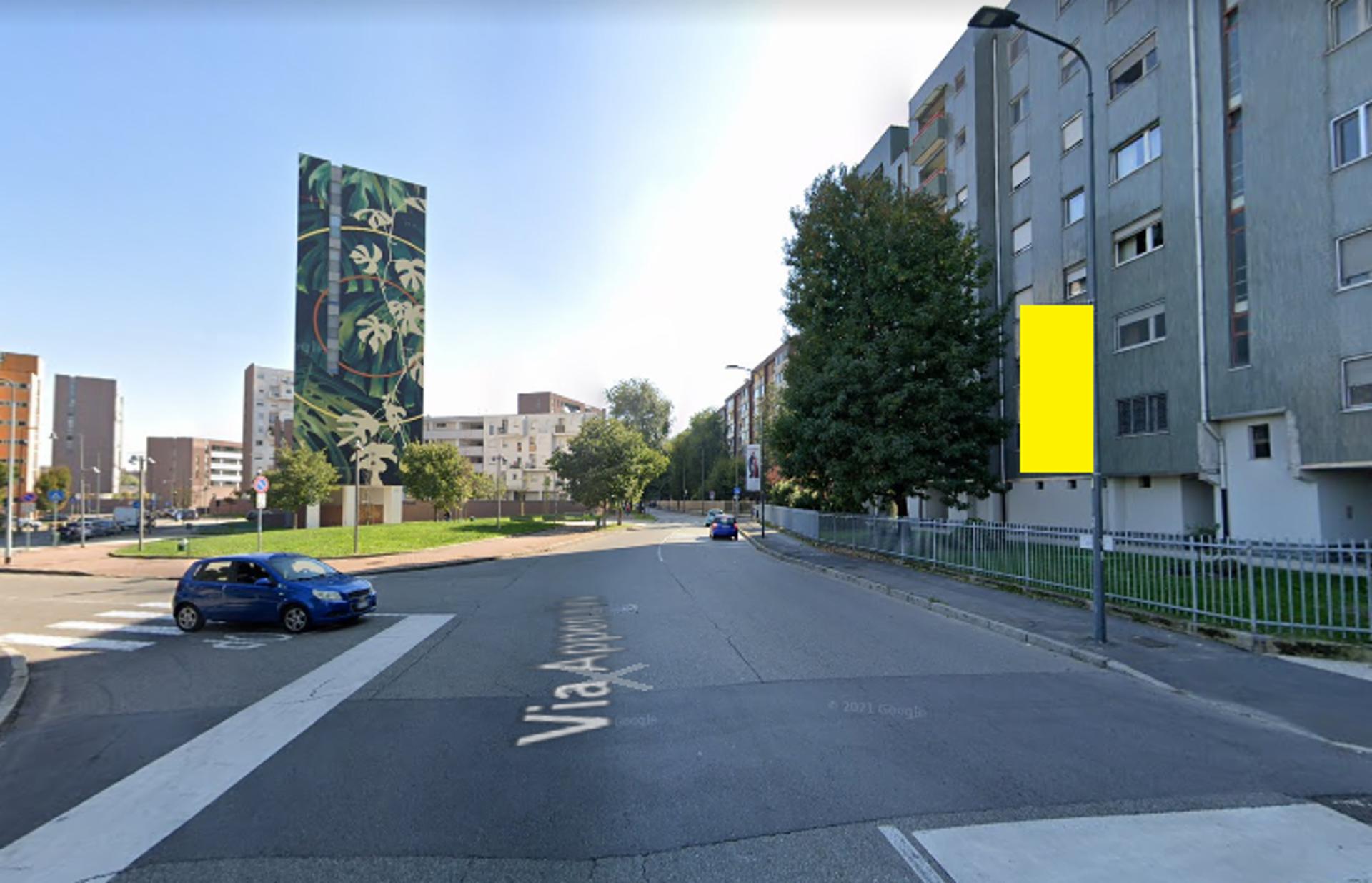 Impianto VERTICAL BANNER a Milano, in zona Bar Fratelli Guido