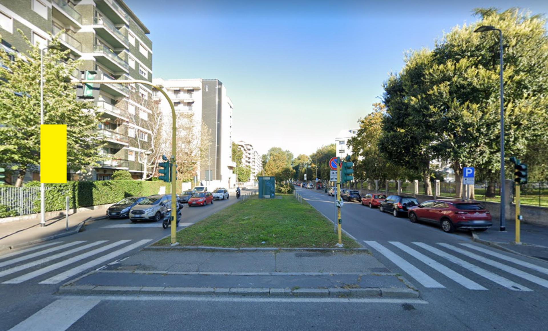 Impianto VERTICAL BANNER a Milano, in zona Suada Elbasani Face Design