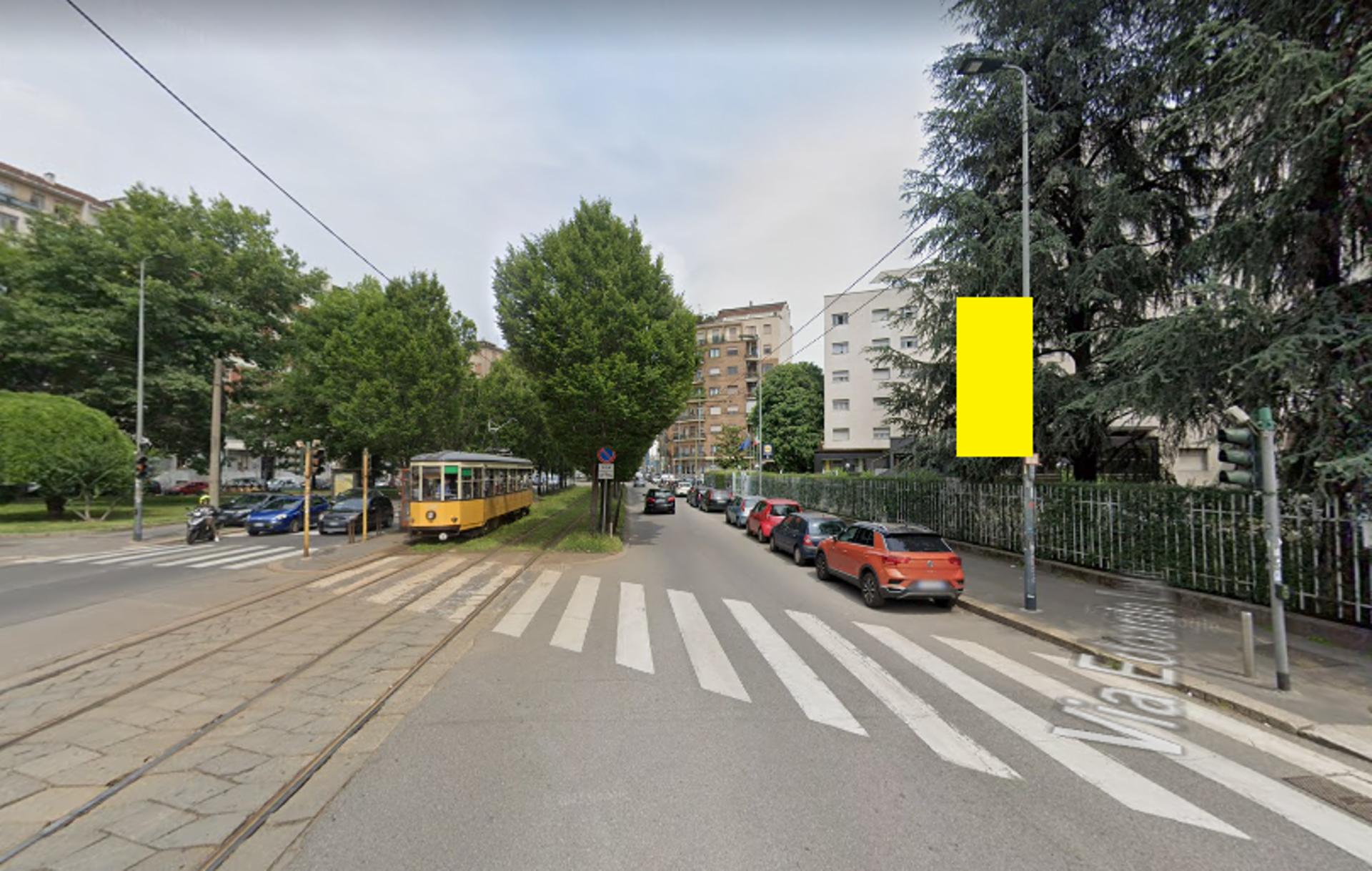 Impianto VERTICAL BANNER a Milano, in zona Birrificio Lambrate