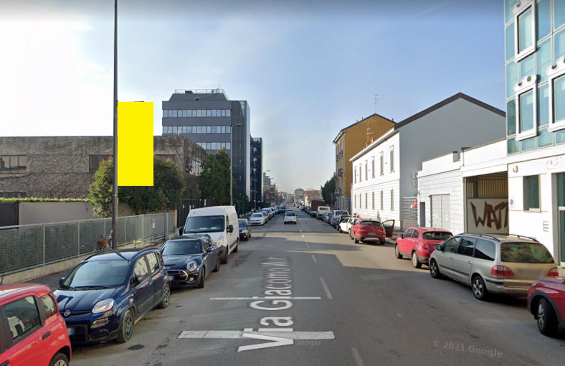 Impianto VERTICAL BANNER a Milano, in zona Octopus