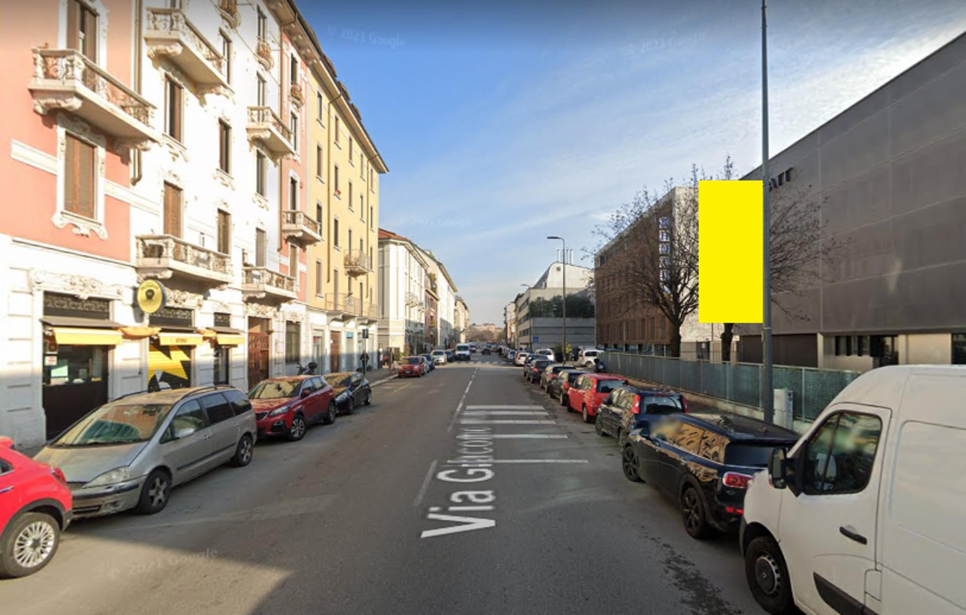 Impianto VERTICAL BANNER a Milano, in zona Octopus