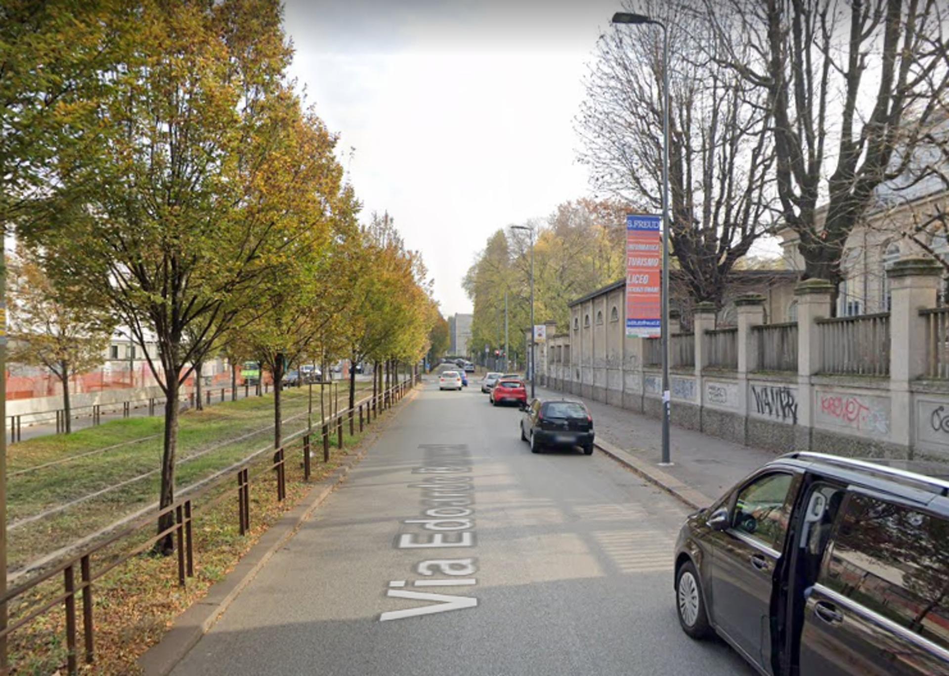 Impianto VERTICAL BANNER a Milano, in zona Birrificio Lambrate