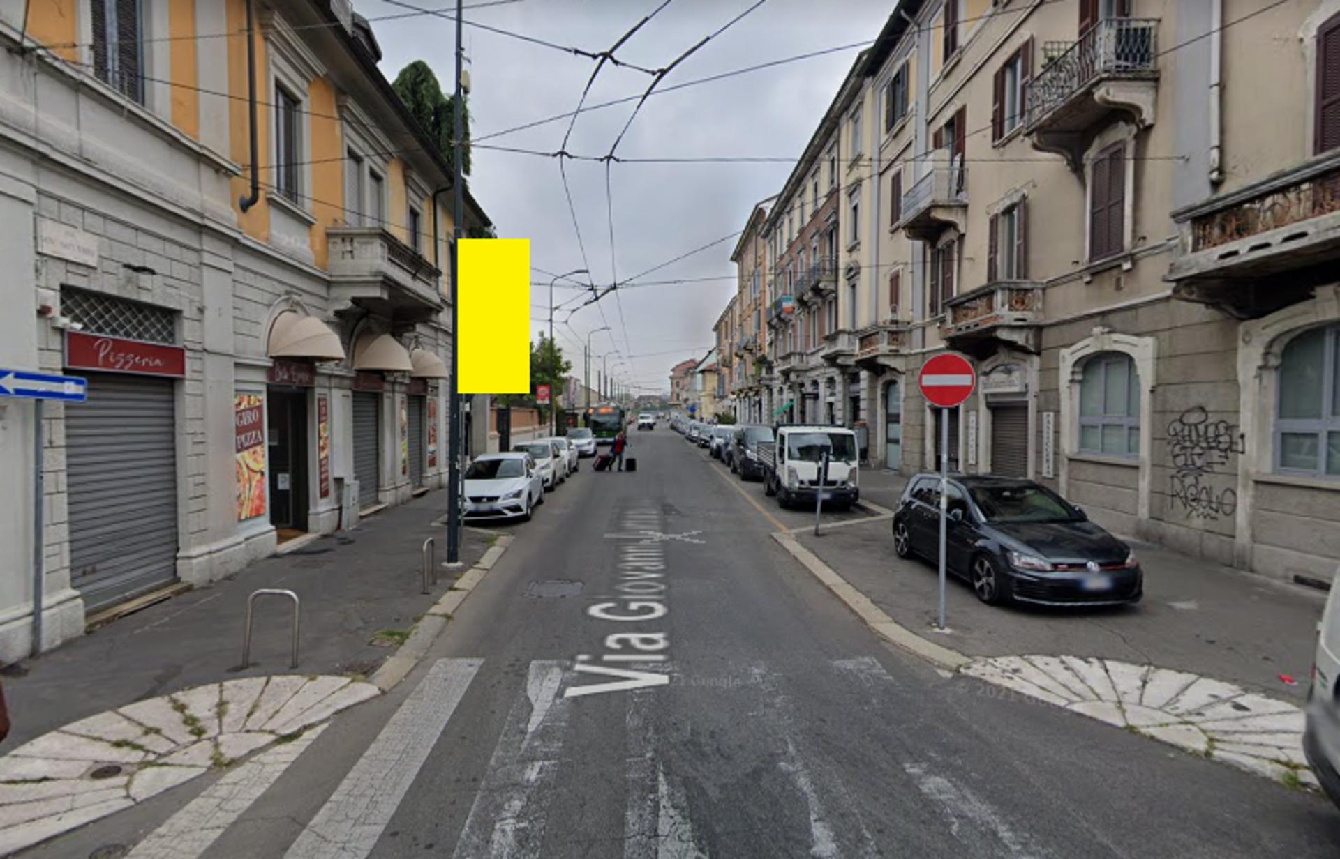 Impianto VERTICAL BANNER a Milano, in zona Porcao Churrascaria