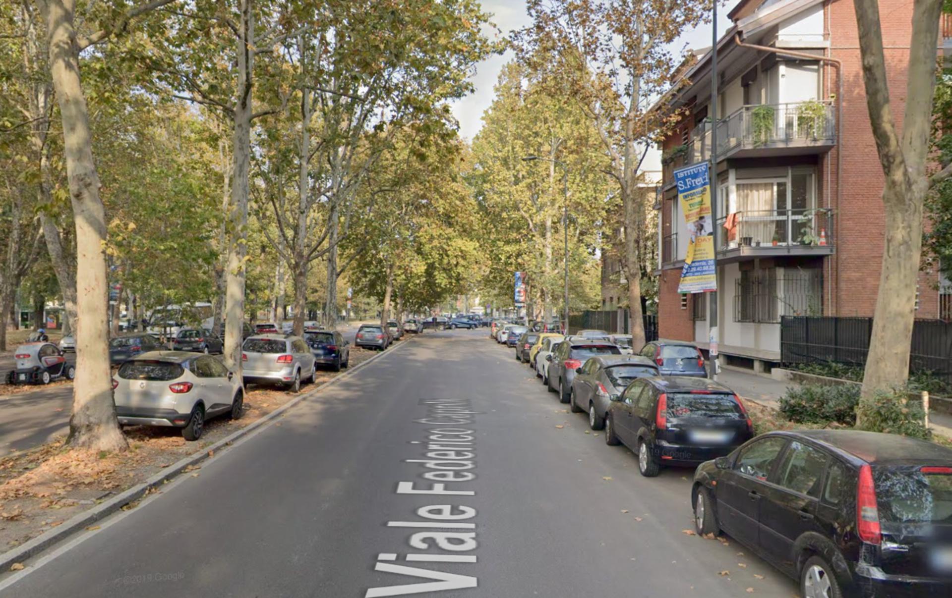 Impianto VERTICAL BANNER a Milano, in zona McDonald's