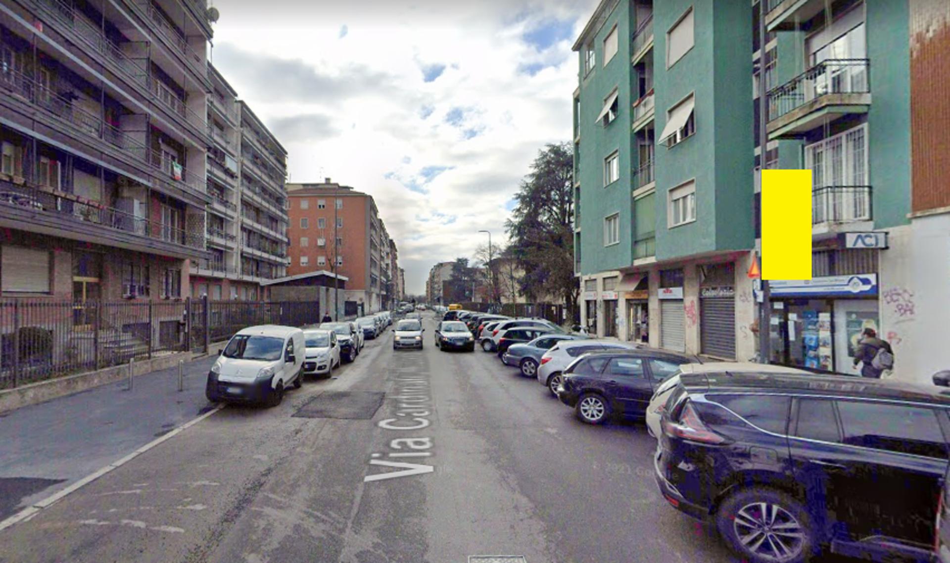 Impianto VERTICAL BANNER a Milano, in zona Sigma