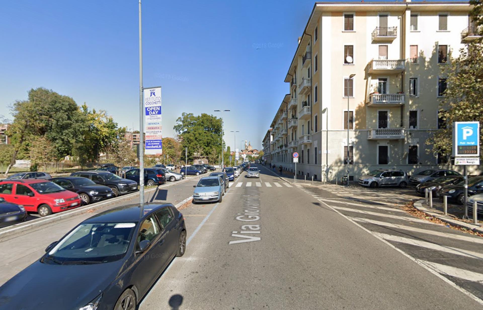 Impianto VERTICAL BANNER a Milano, in zona Merlino e Magò