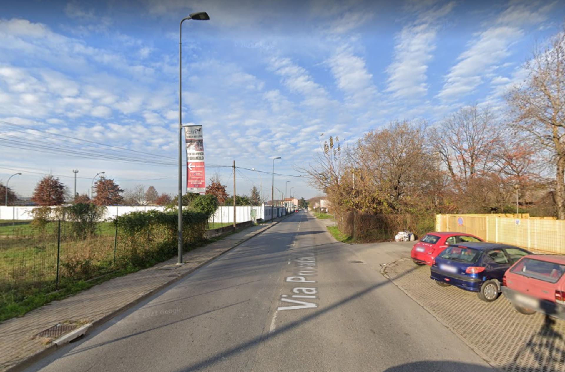 Impianto VERTICAL BANNER a Milano, in zona Il Peperone