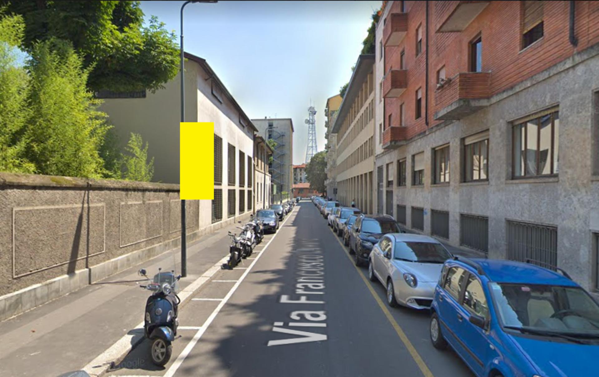 Impianto VERTICAL BANNER a Milano, in zona Pam