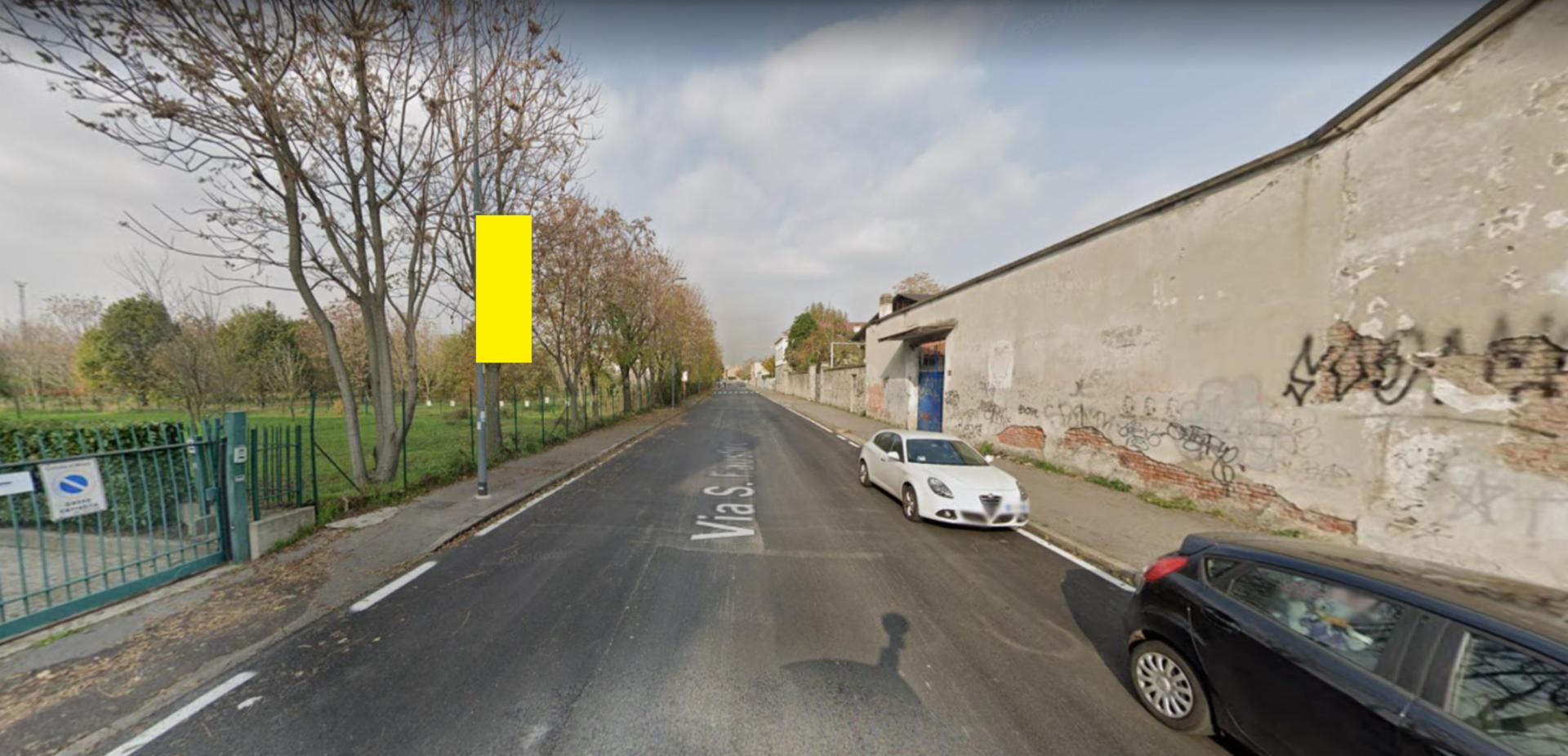 Impianto VERTICAL BANNER a Milano, in zona L'Ortiga