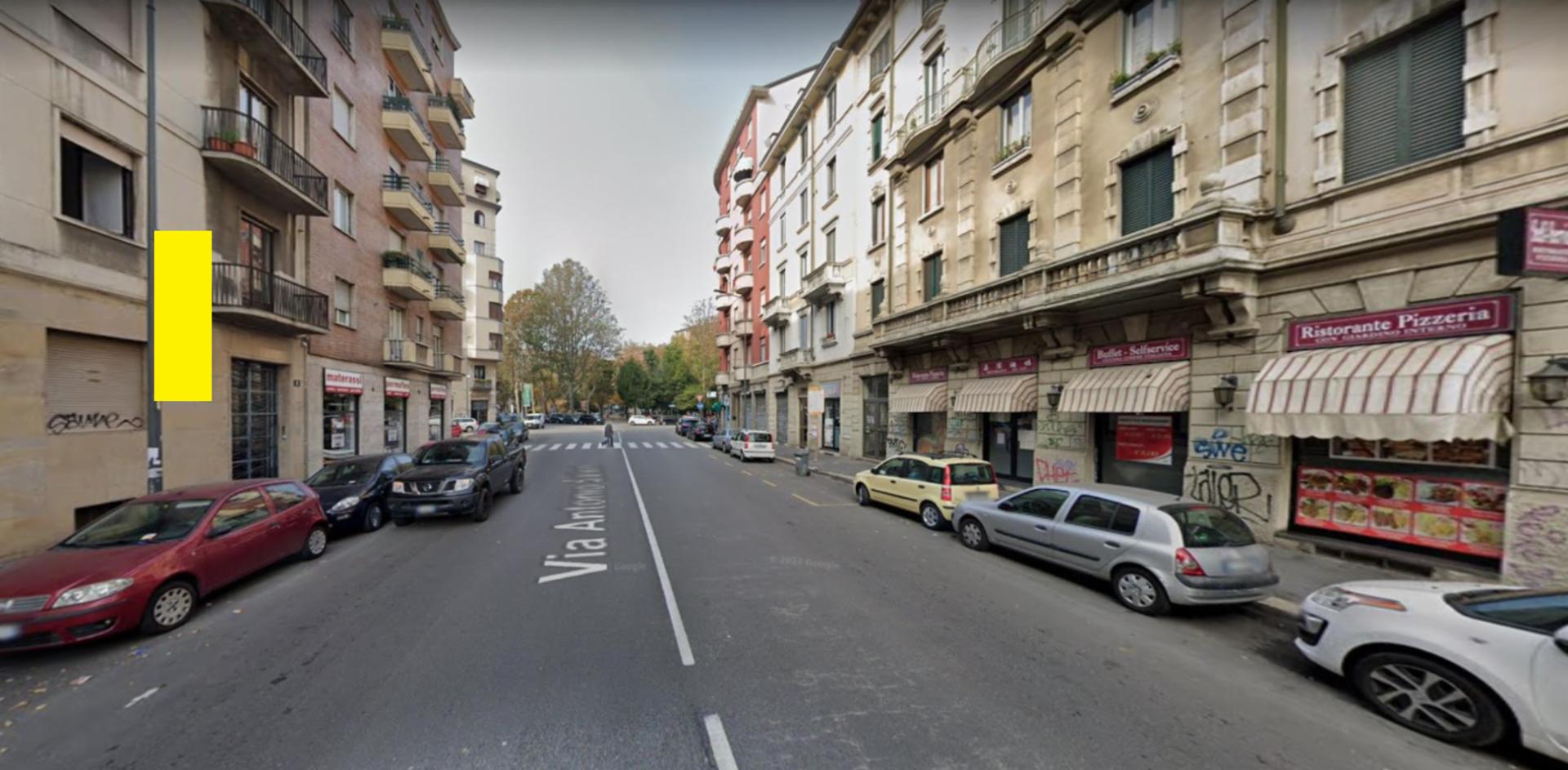 Impianto VERTICAL BANNER a Milano, in zona Birrificio Lambrate