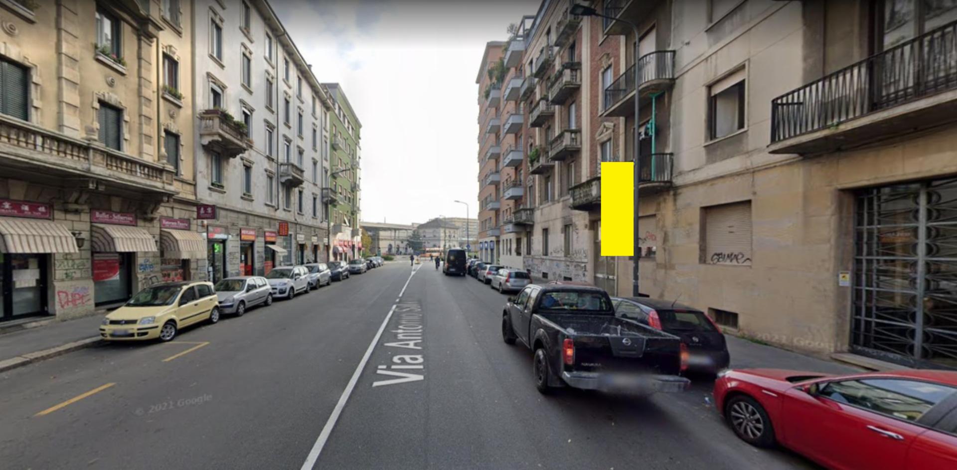 Impianto VERTICAL BANNER a Milano, in zona Birrificio Lambrate