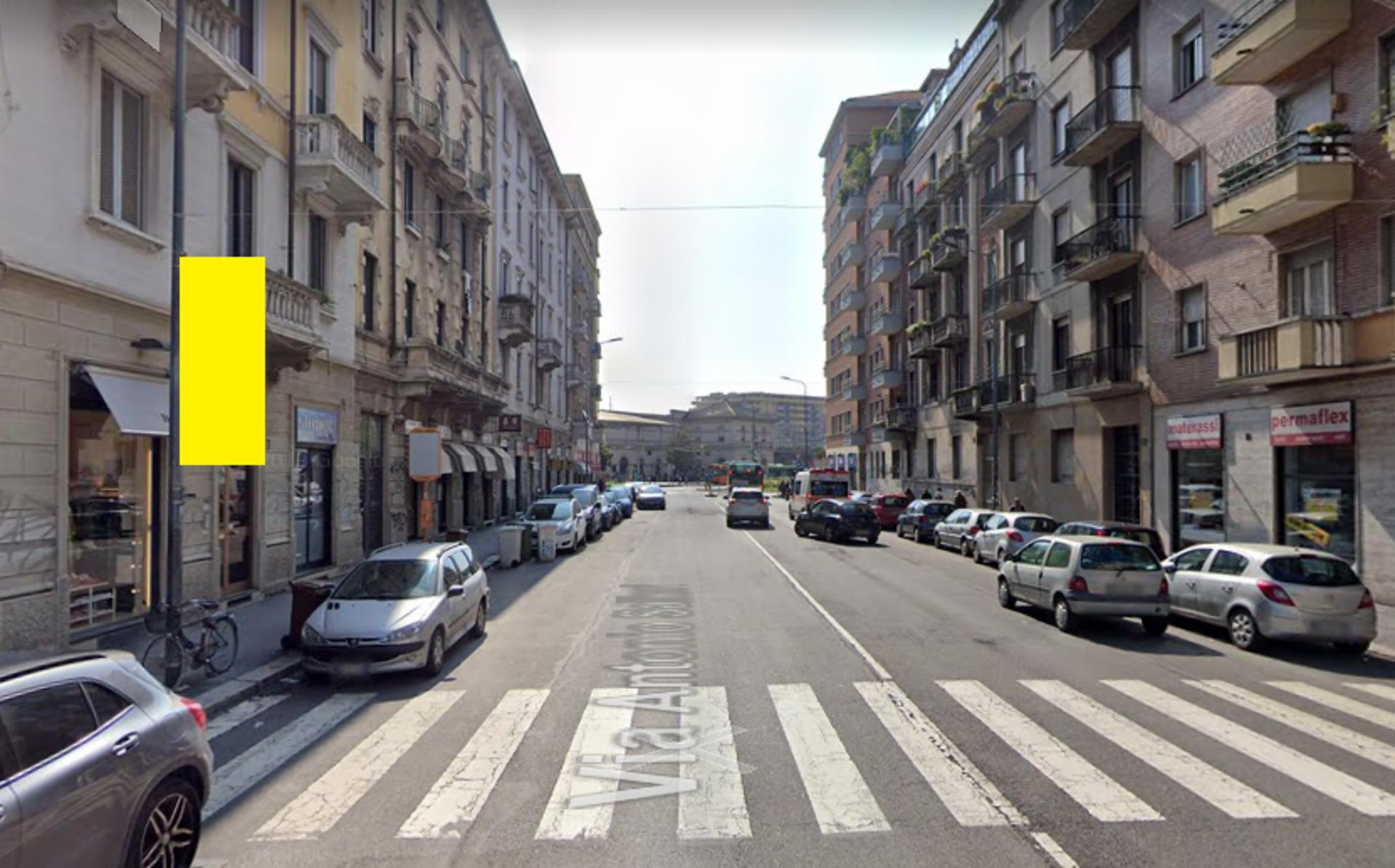 Impianto VERTICAL BANNER a Milano, in zona Weimei