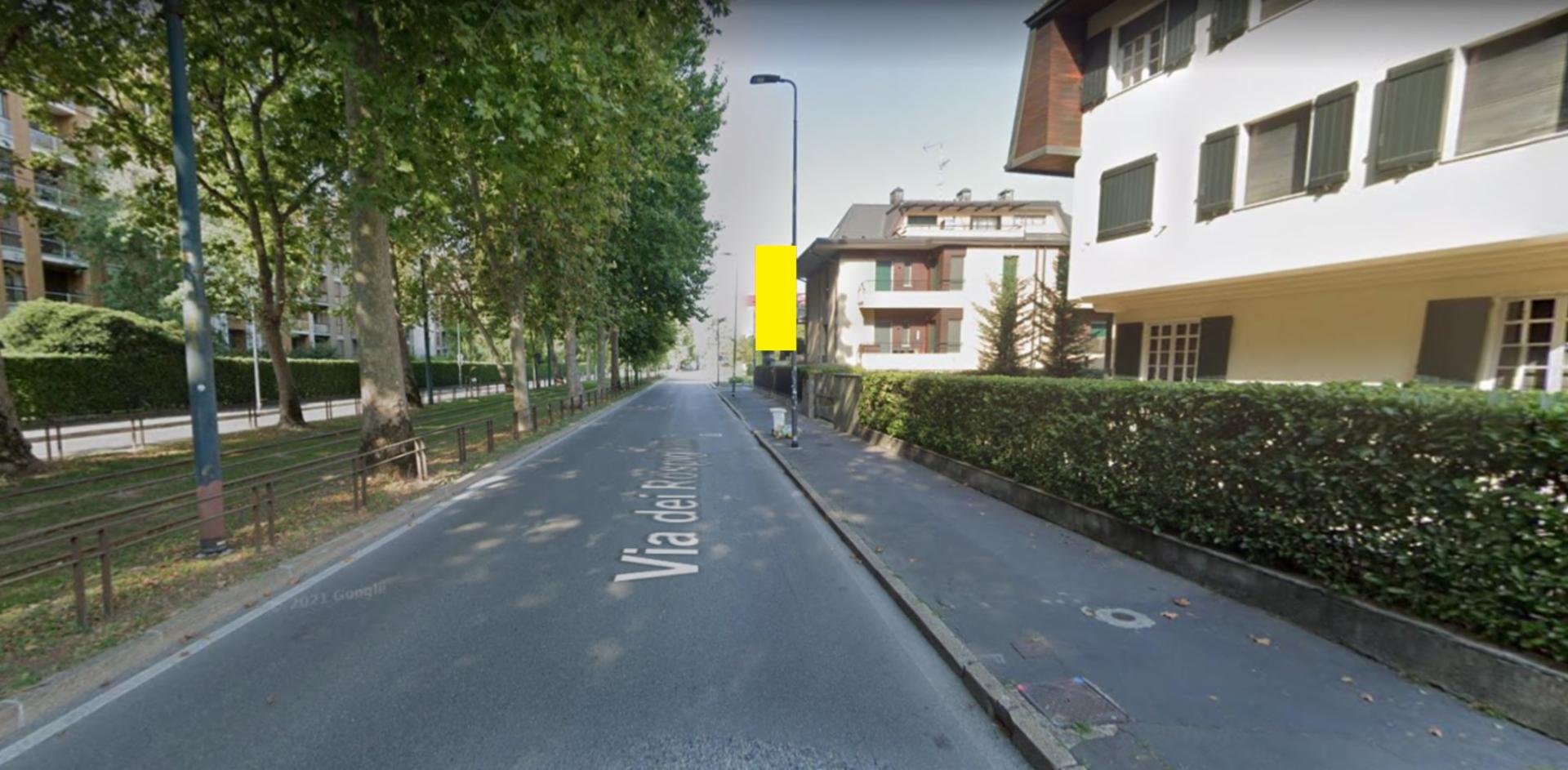 Impianto VERTICAL BANNER a Milano, in zona EG Group - Milano Palatino