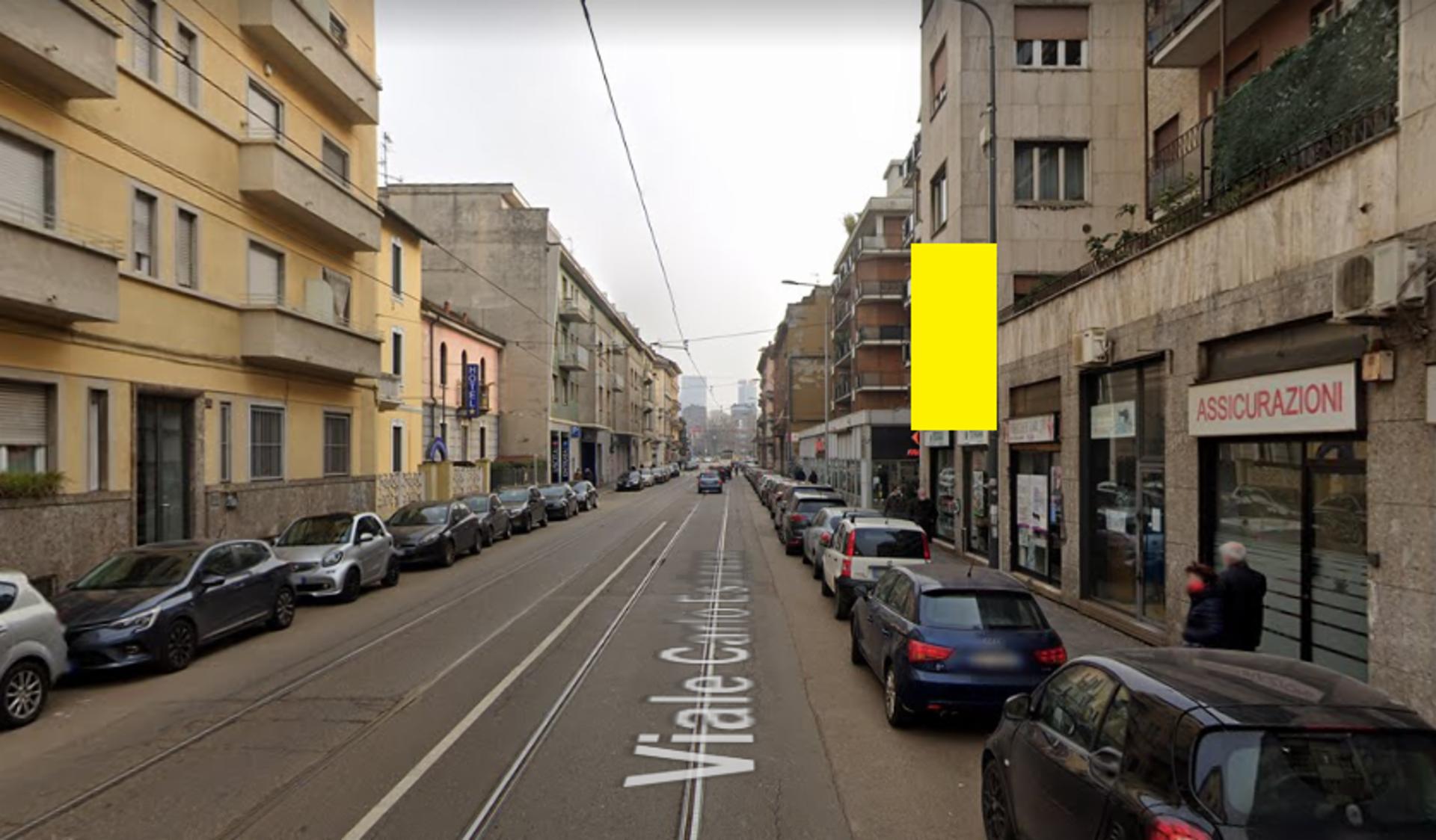 Impianto VERTICAL BANNER a Milano, in zona Garage Italia Milano