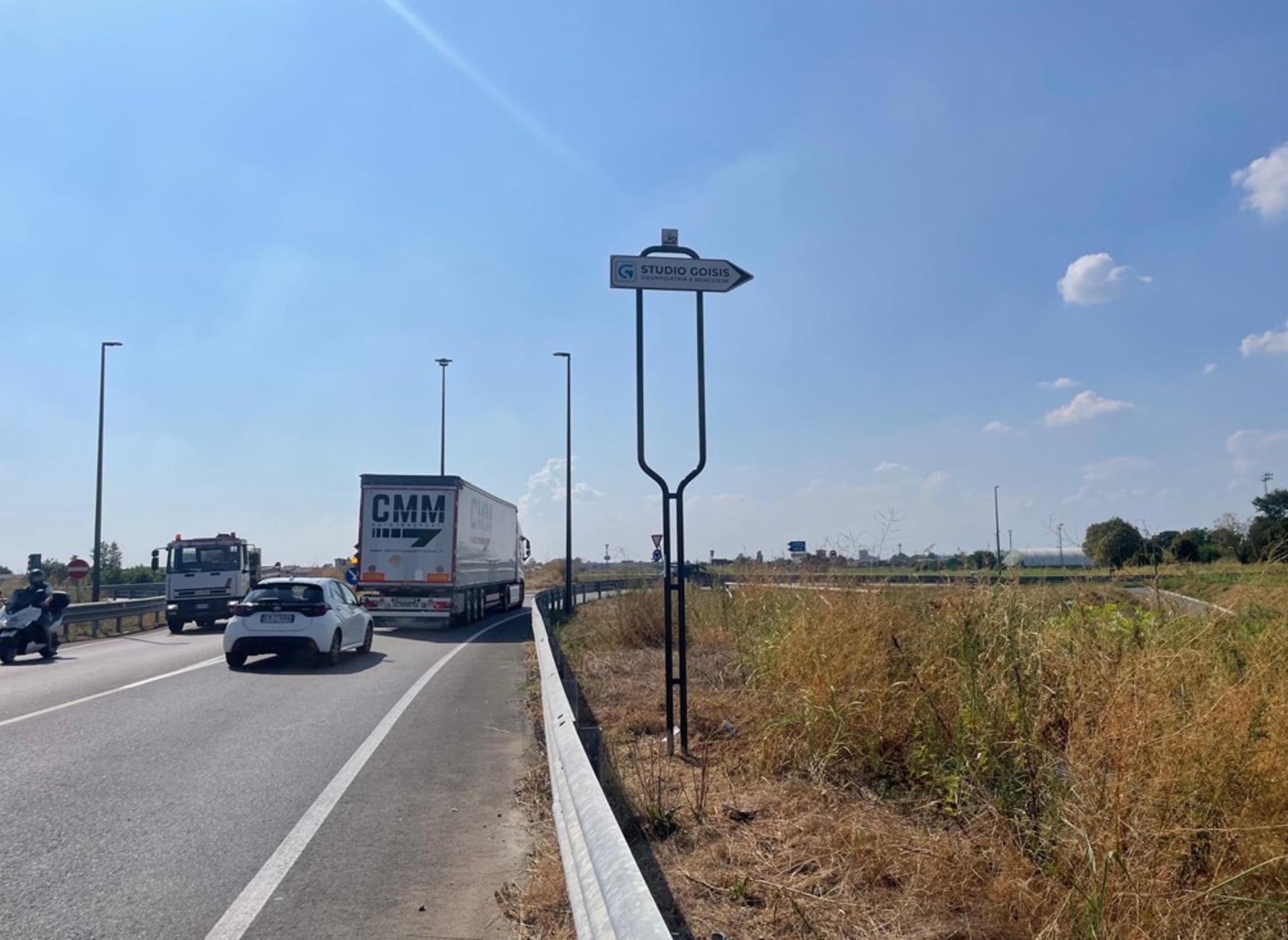 Impianto frecce / preinsegne a Verdello