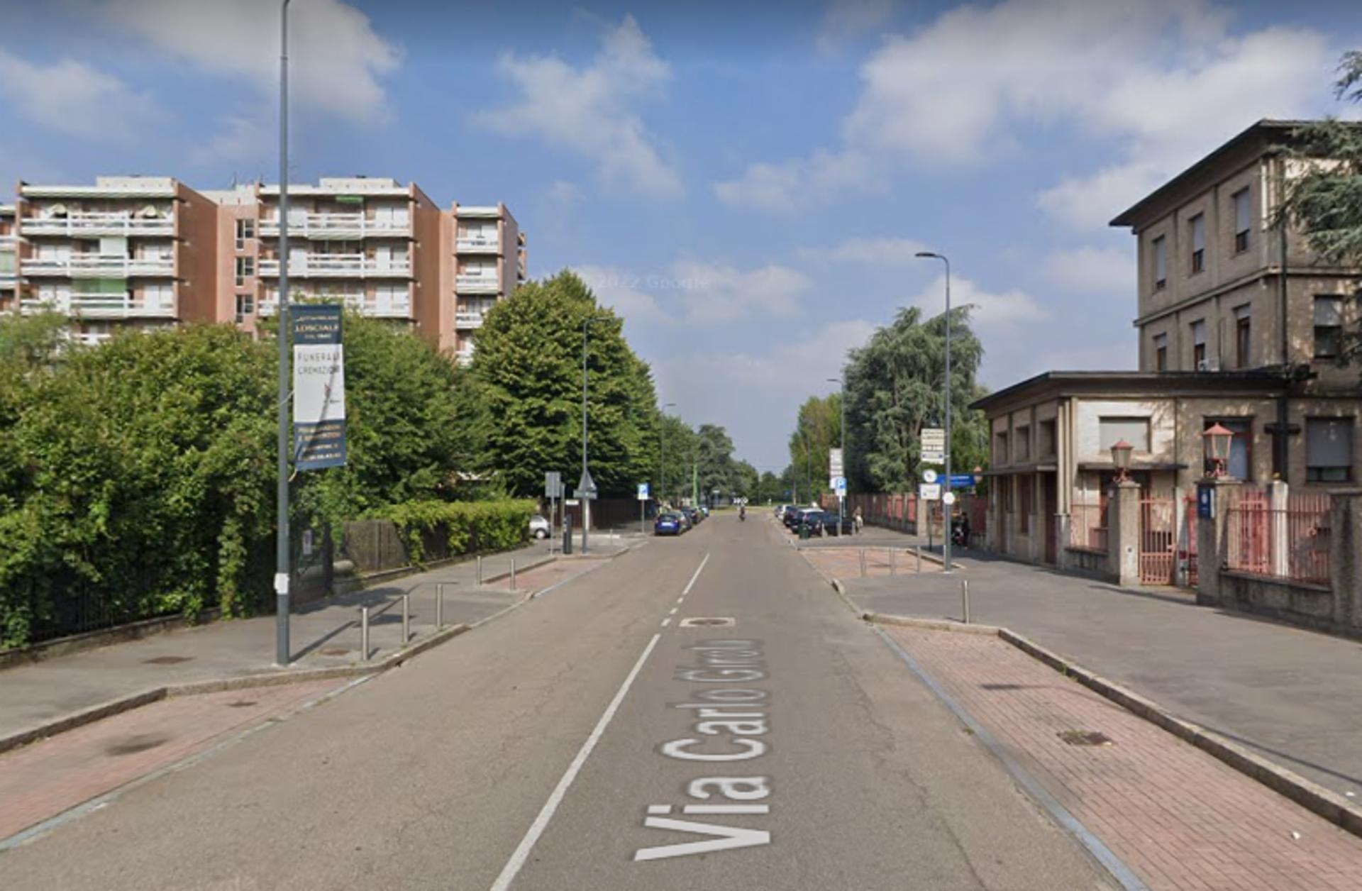 Impianto VERTICAL BANNER a Milano, in zona Life 120