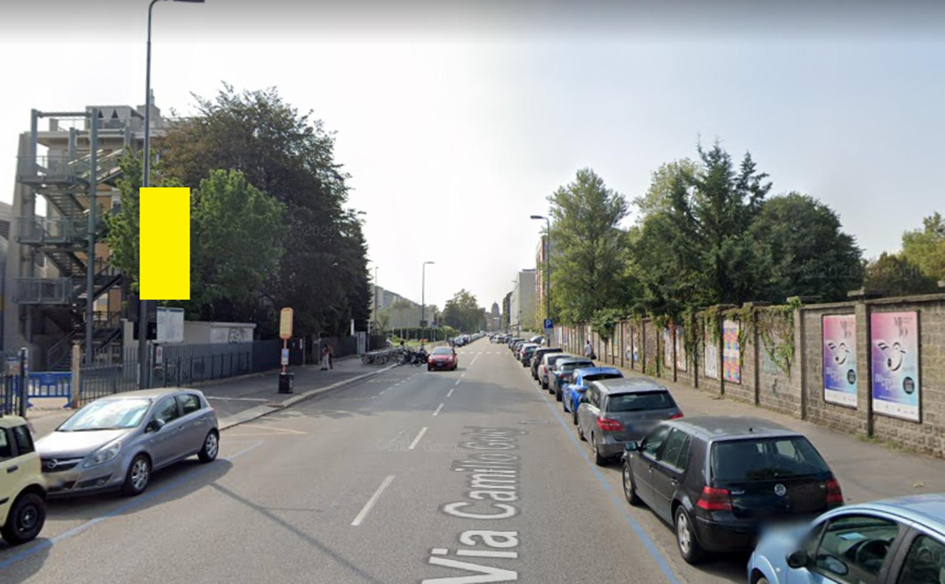 Impianto VERTICAL BANNER a Milano, in zona Birrificio Lambrate