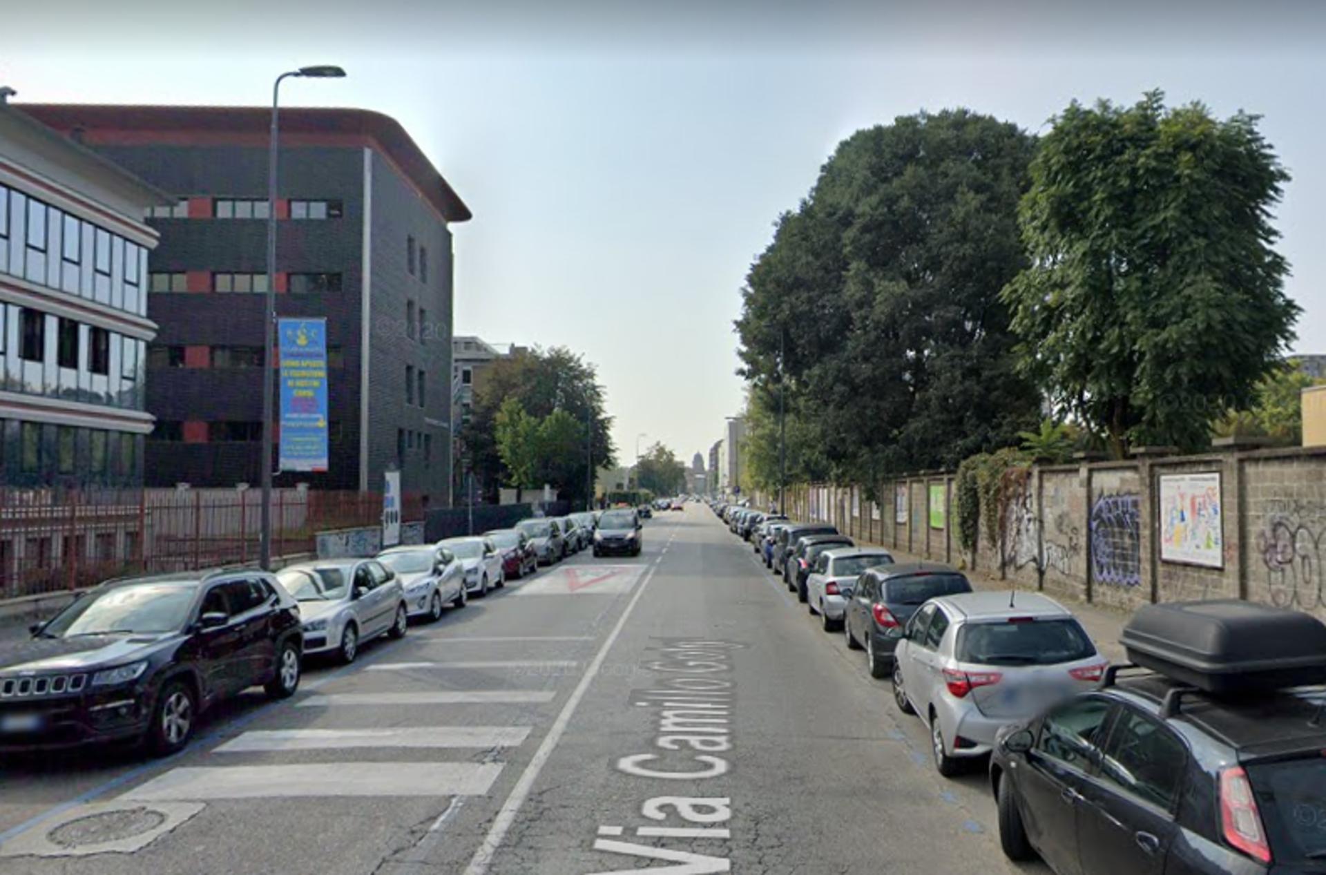 Impianto VERTICAL BANNER a Milano, in zona Birrificio Lambrate